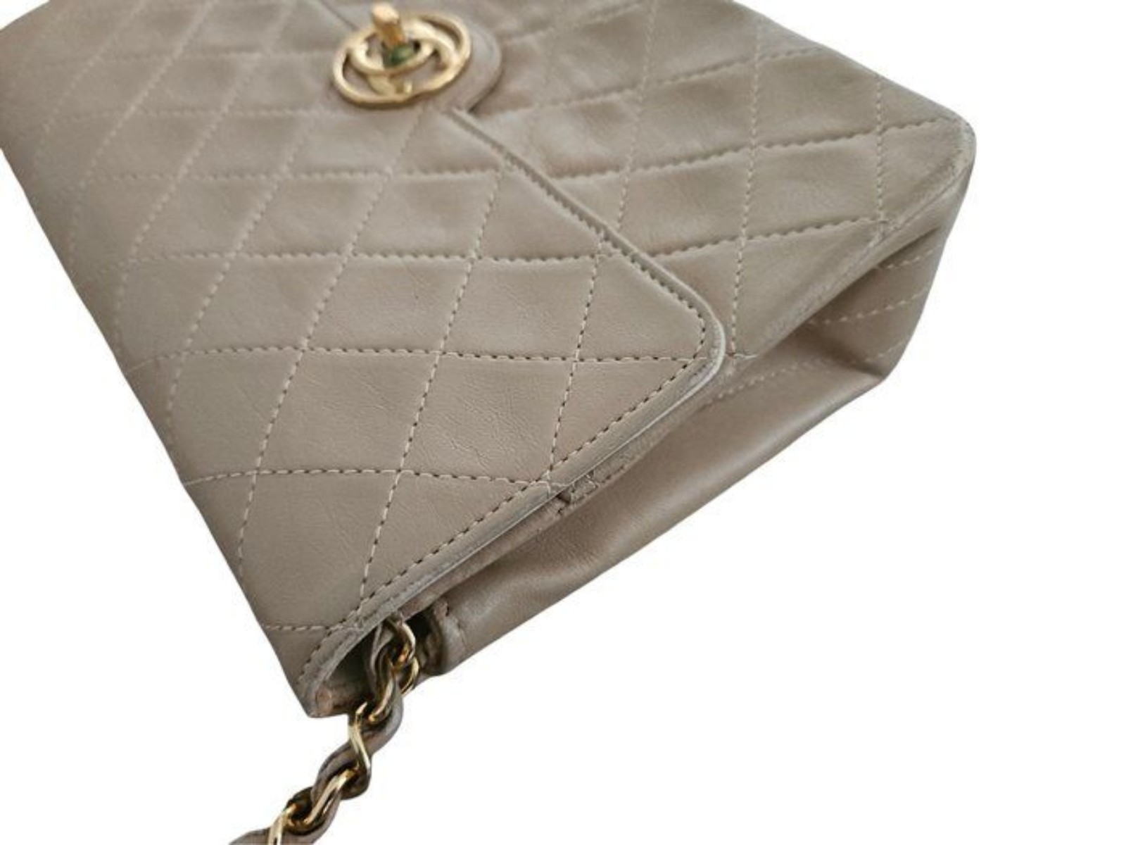Chanel Beige Quilted Leather Flap Bag Medium image 7