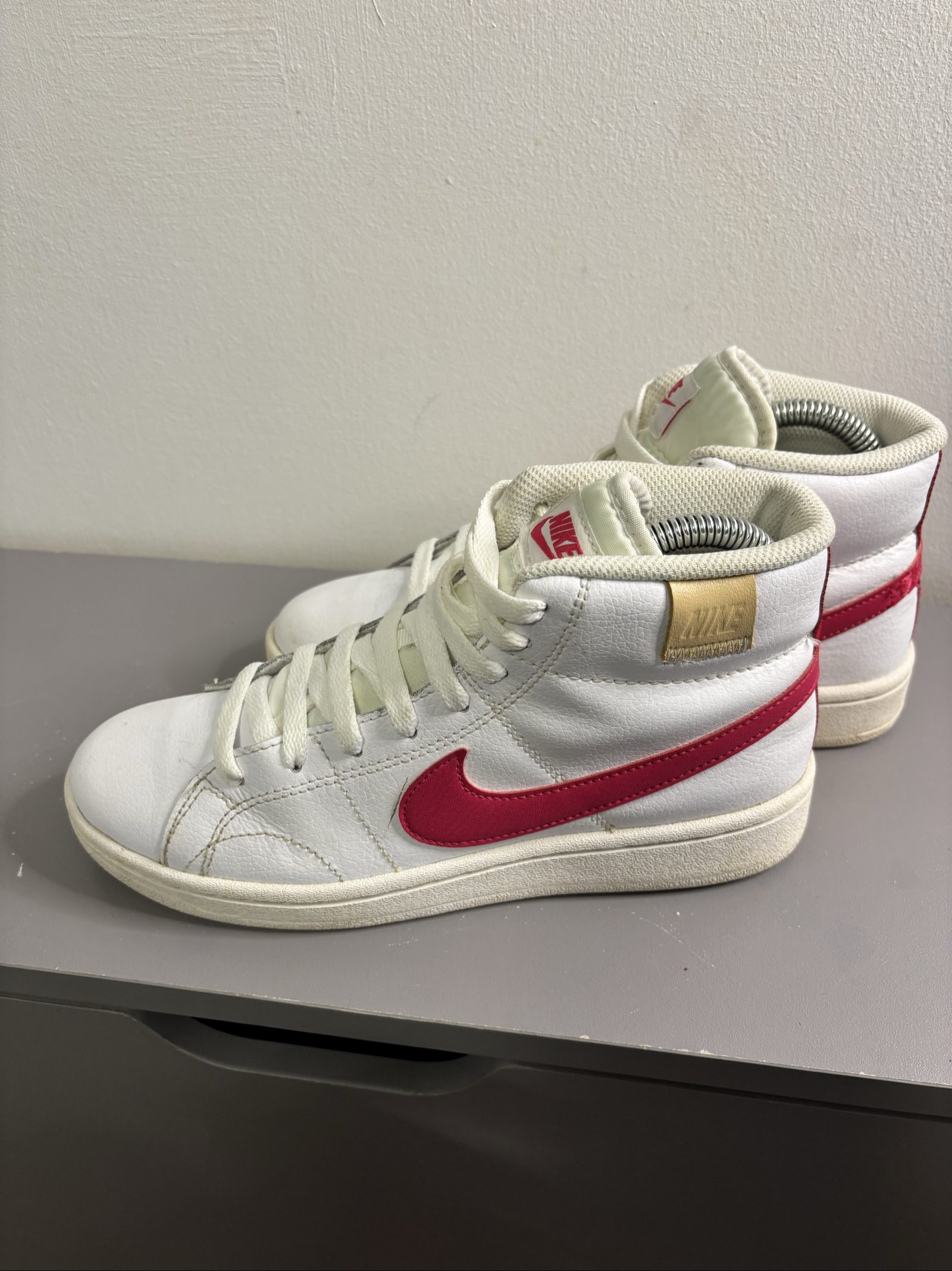 Nike White & Red Mid-Top Sneakers UK4.5 image 2