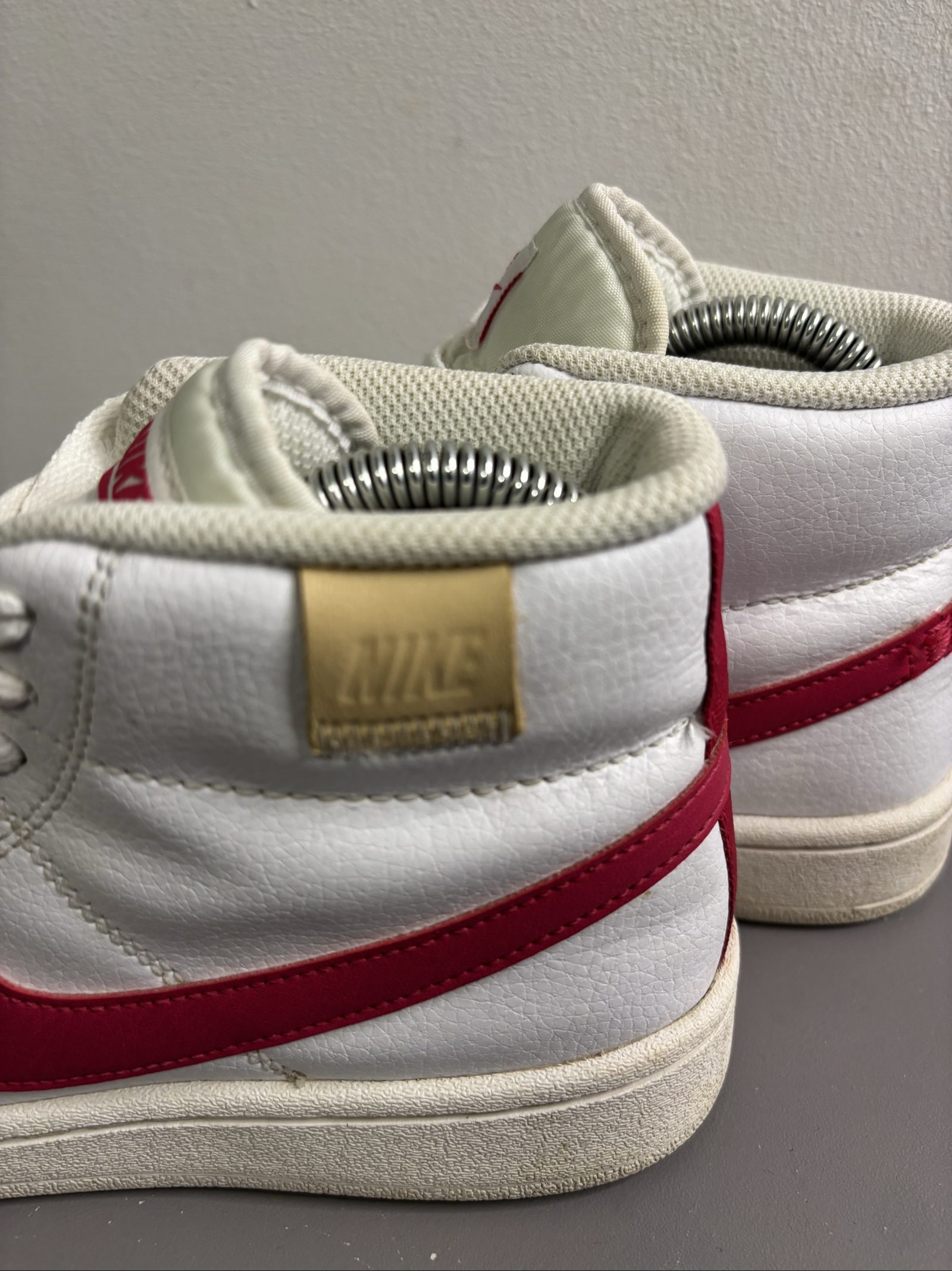 Nike White & Red Mid-Top Sneakers UK4.5 image 3