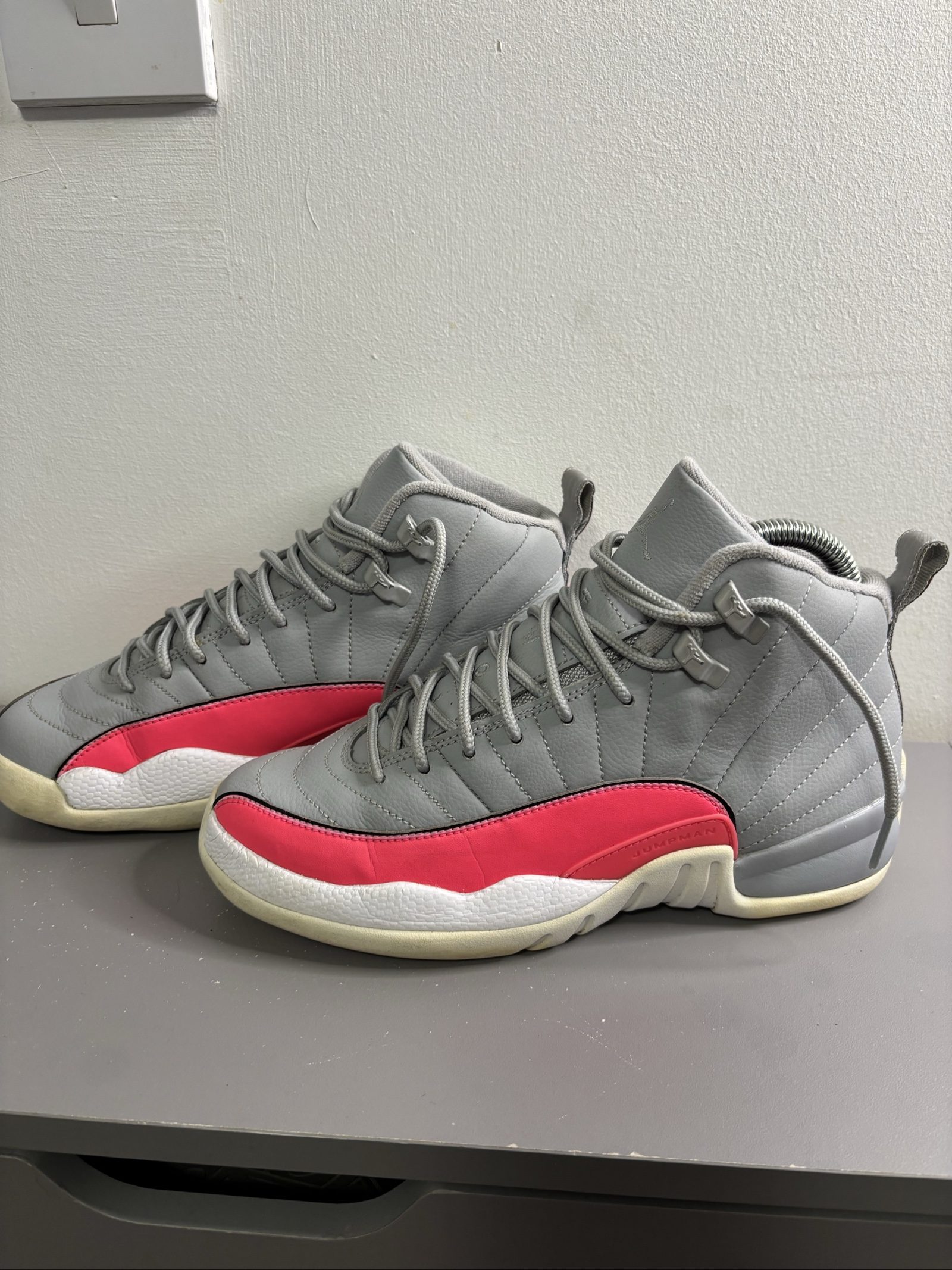 Nike Air Jordan 12 Grey & Pink Basketball Trainers UK 5.5 image 3