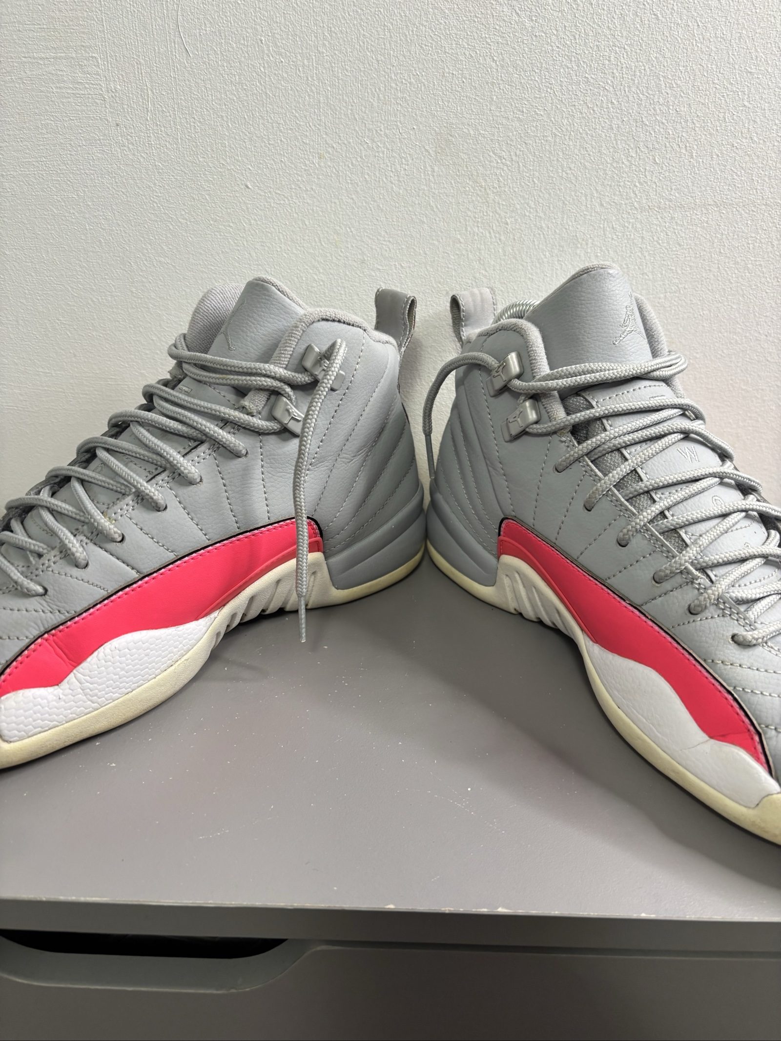 Nike Air Jordan 12 Grey & Pink Basketball Trainers UK 5.5 image 4