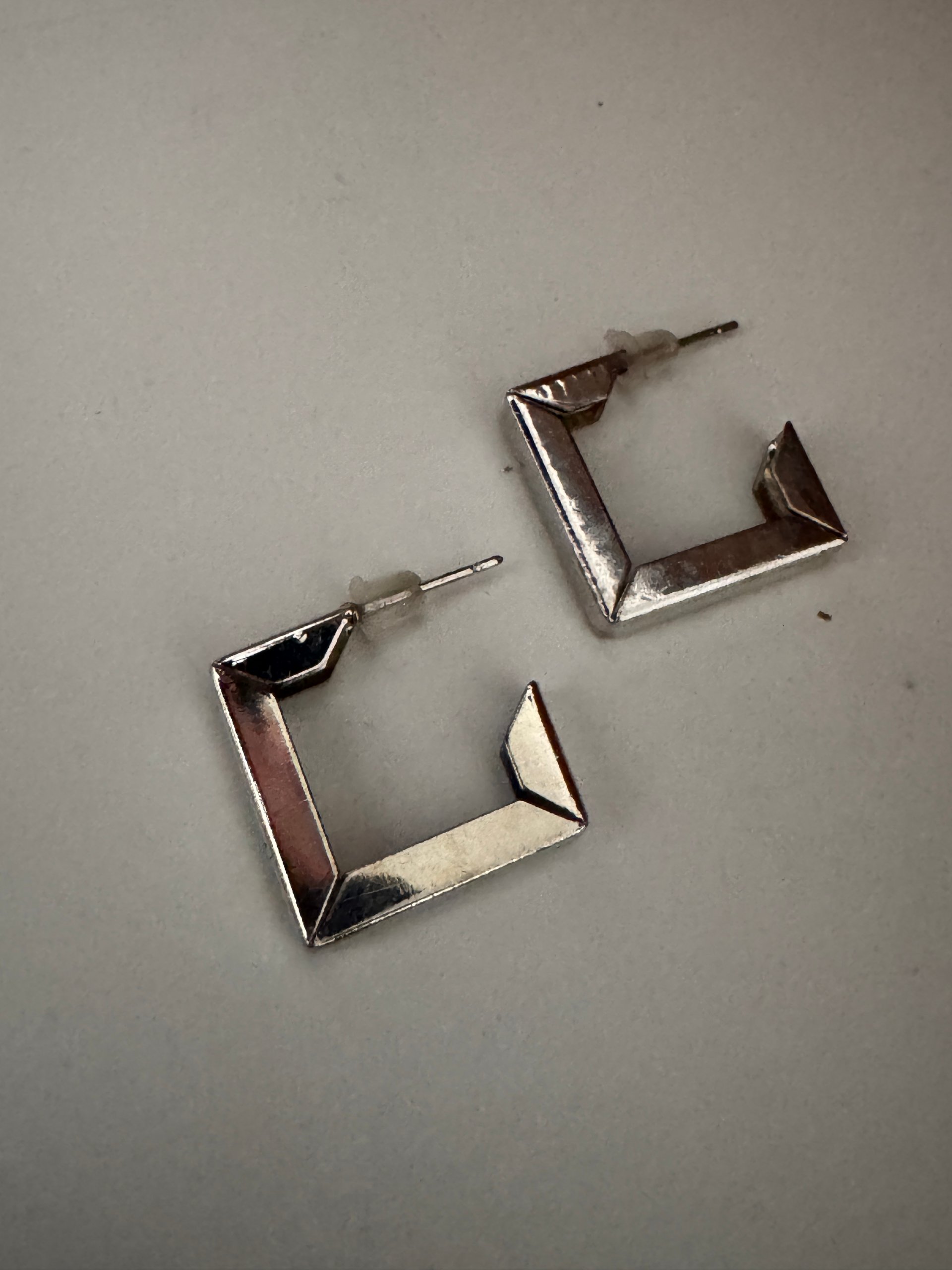 Geometric Silver Tone Square Hoop Earrings image 3