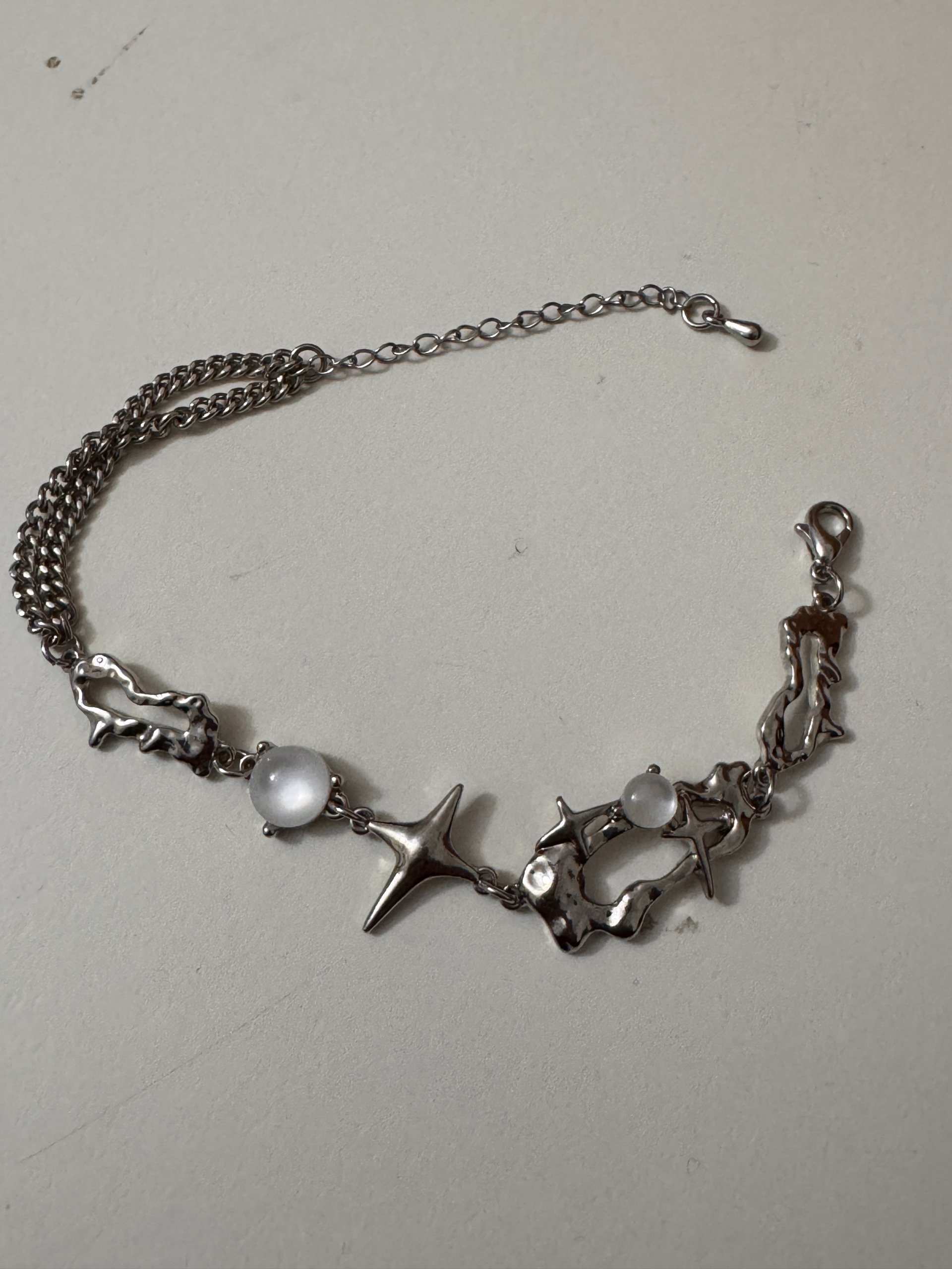 Silver Tone & White Beaded Metal Chain Bracelet Adjustable