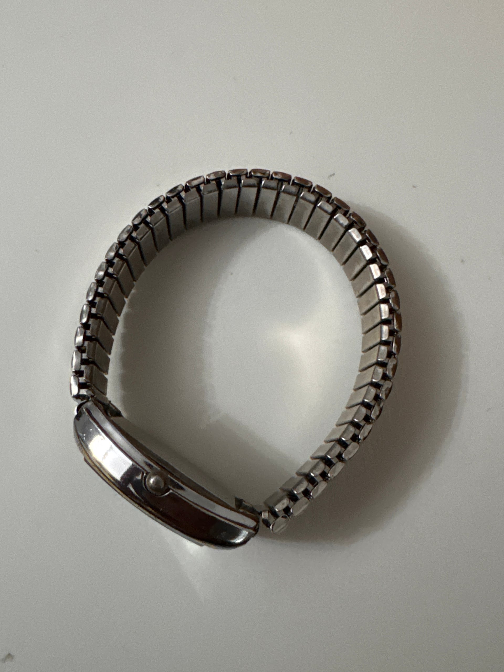 XAPWV Silver Tone Quartz Wristwatch Unisex image 4