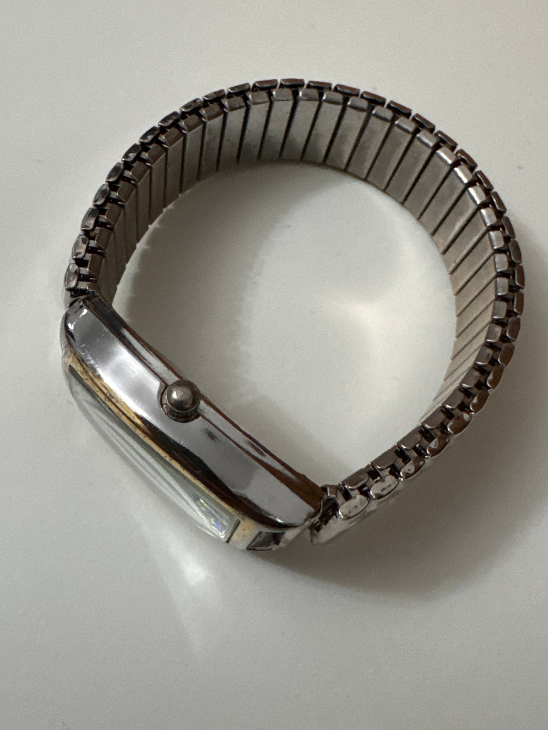 XAPWV Silver Tone Quartz Wristwatch Unisex image 5