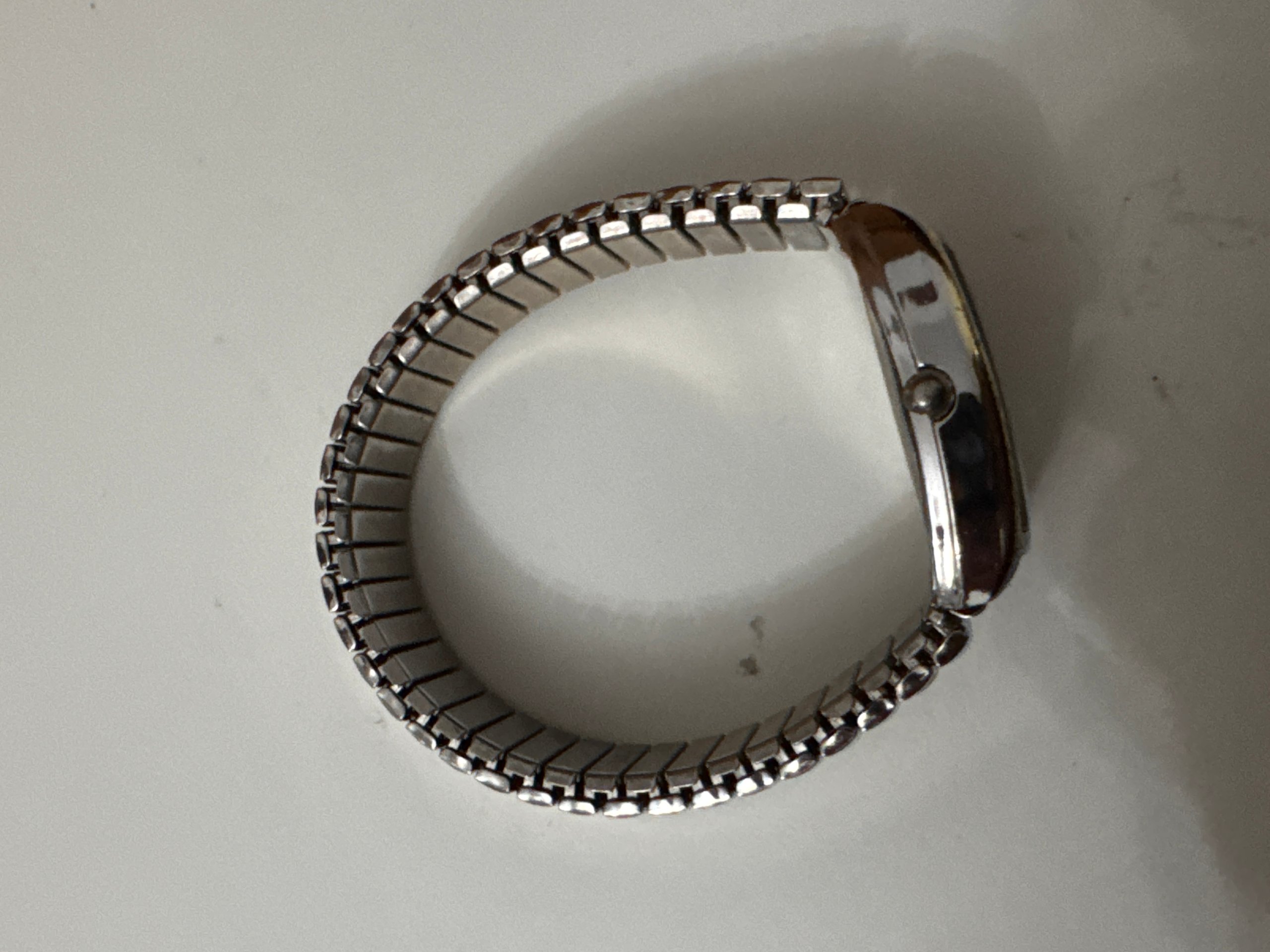 XAPWV Silver Tone Quartz Wristwatch Unisex image 9