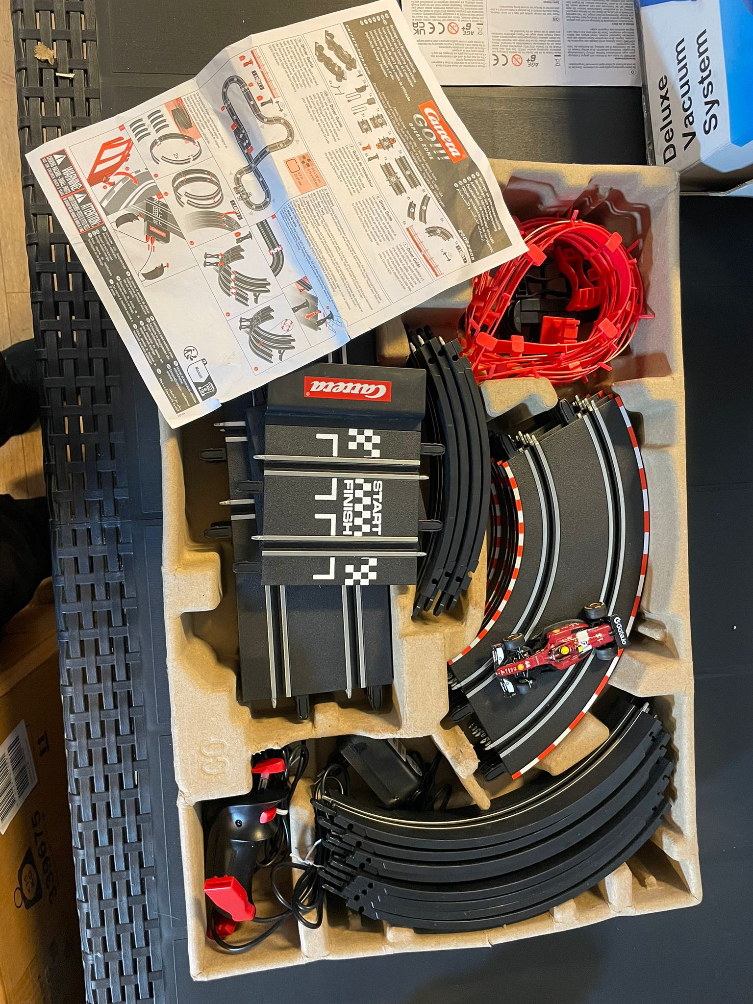 Carrera GO Racebaan Nieuw in doos LET OP 1 auto ontbreekt image 2