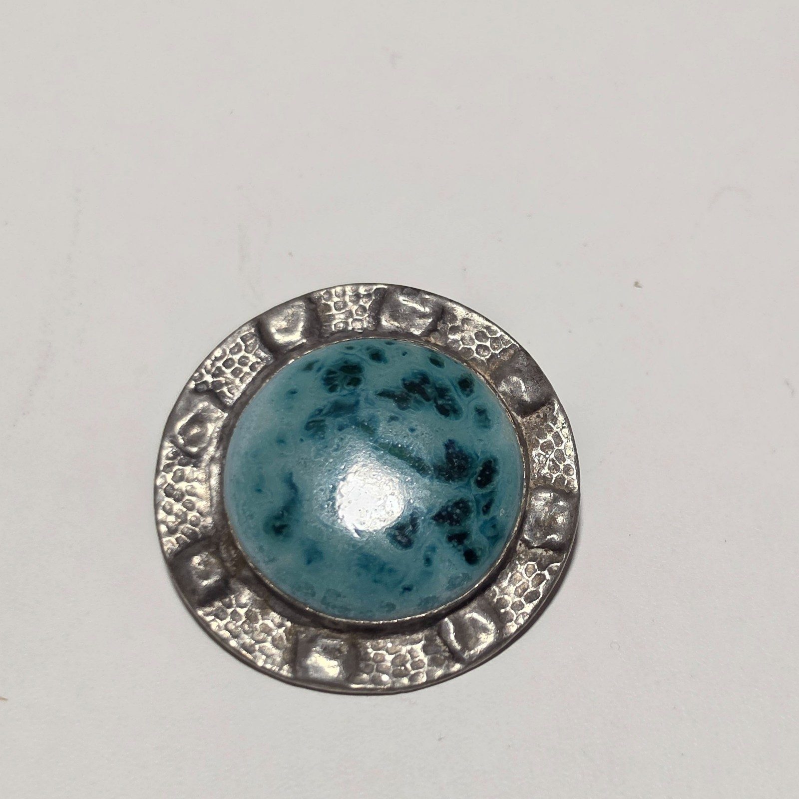 Vintage Silver Tone Round Brooch .b6