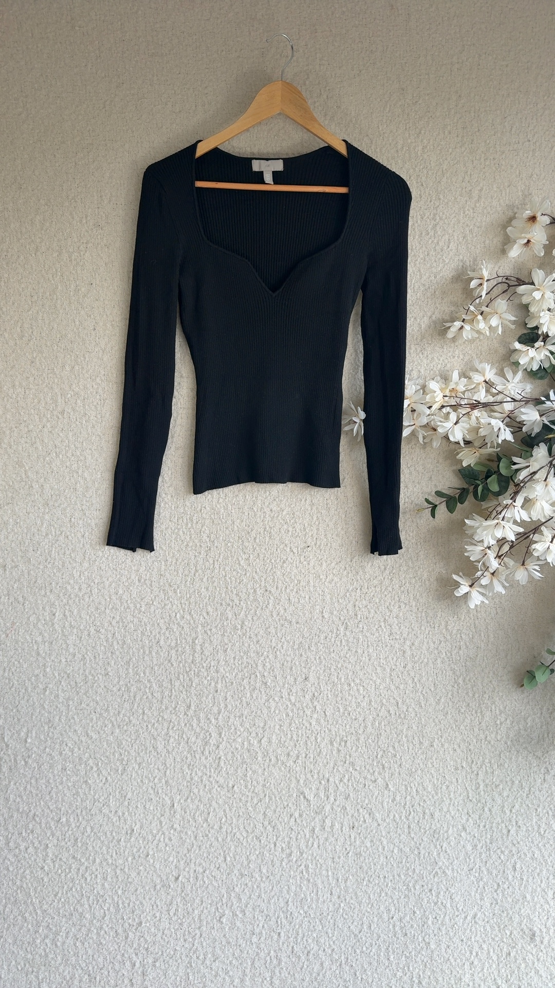 H&M Black Rib Knit Long Sleeve Top Medium Stylish Comfortable Layering
