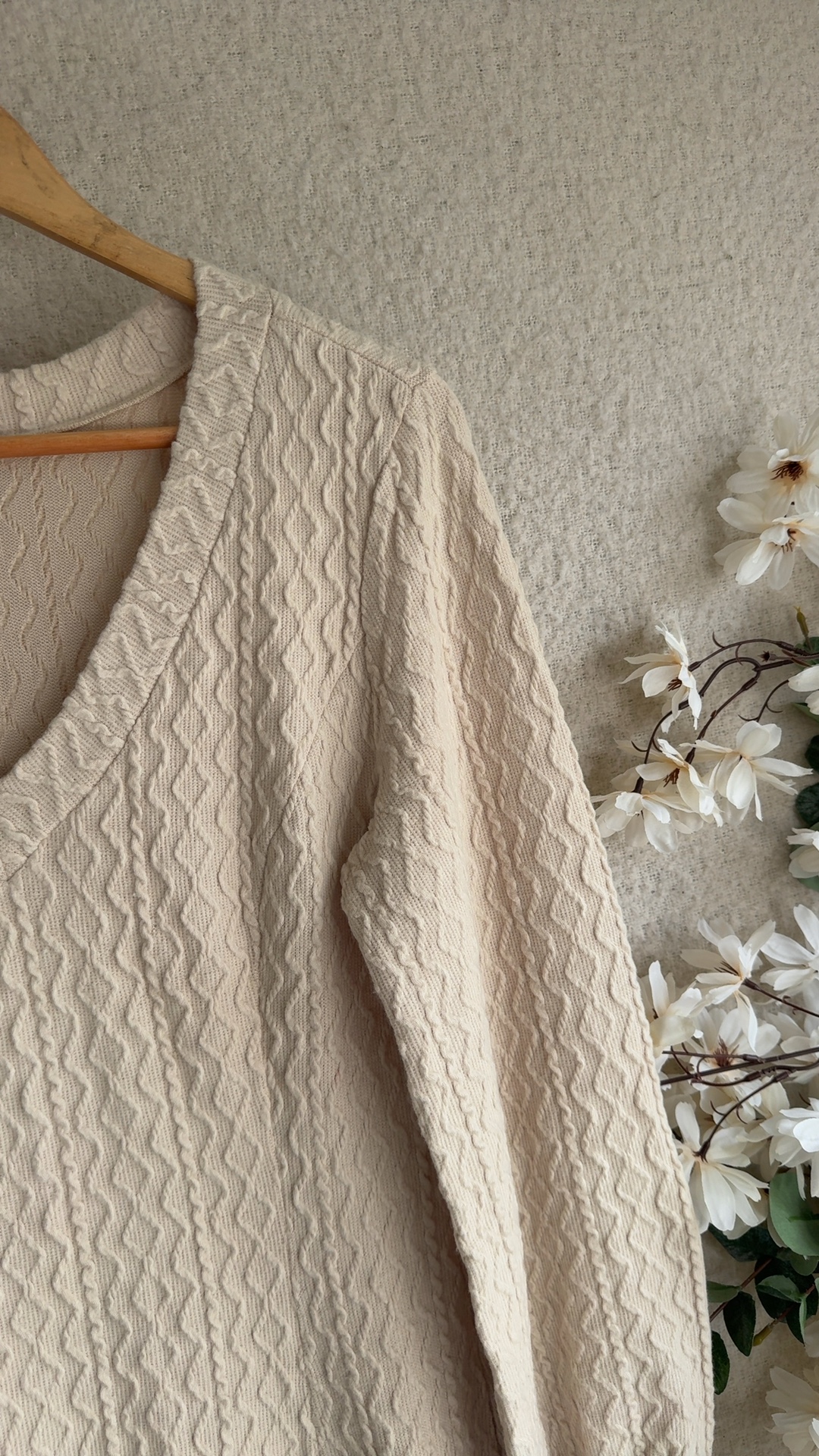 SHEIN Beige Cable Knit V-Neck Dress Medium Long Sleeve Textured image 3