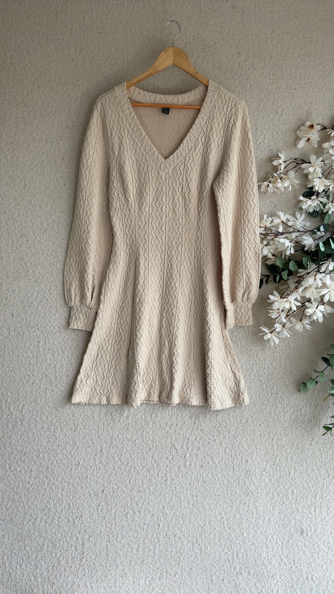 SHEIN Beige Cable Knit V-Neck Dress Medium Long Sleeve Textured