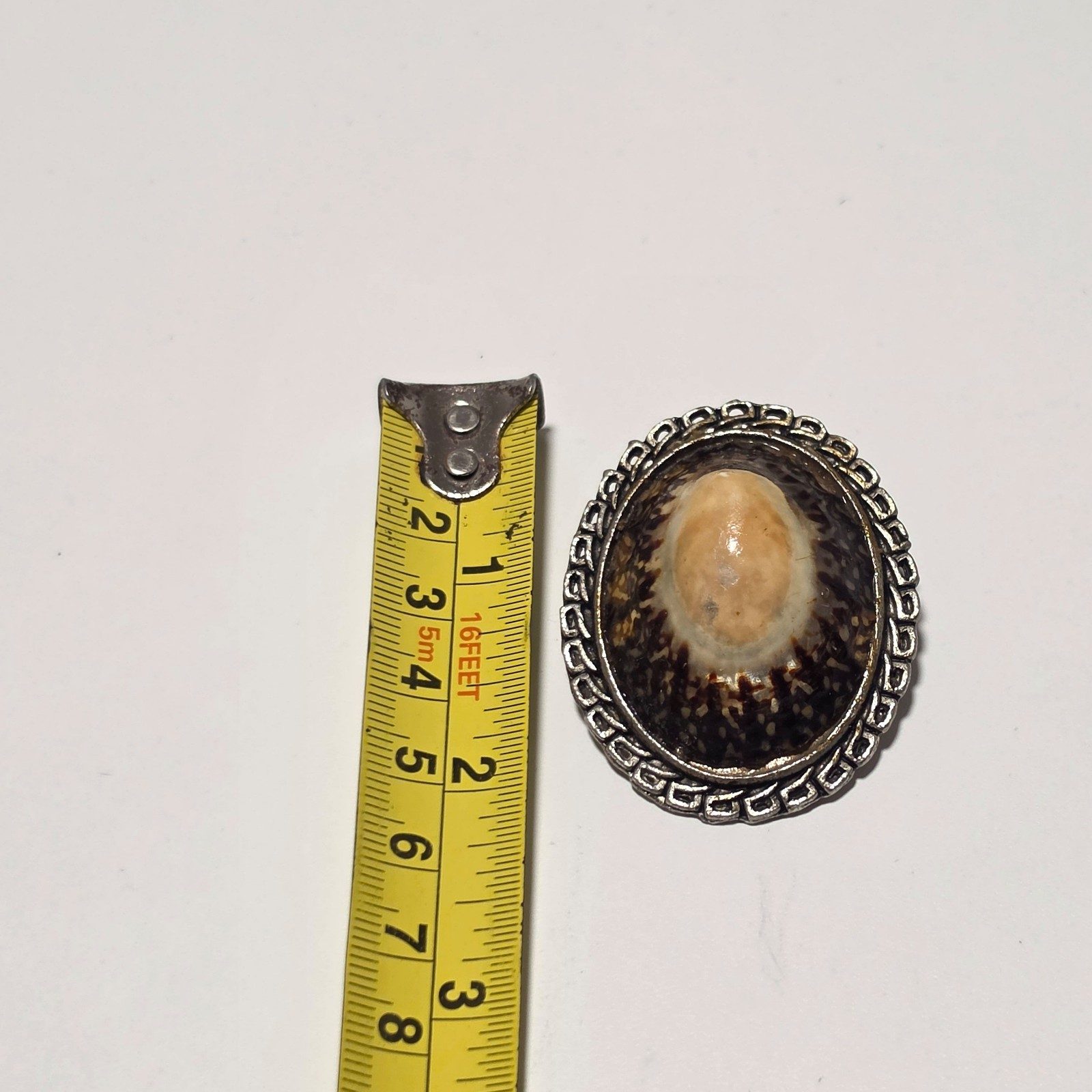 Vintage Brown & Shell Brooch .b6 image 4
