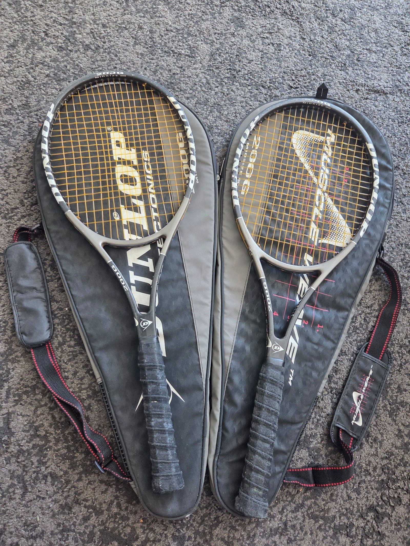 Dunlop Black Dunlop 200G Graphite Tennis Racket Mid Size 34