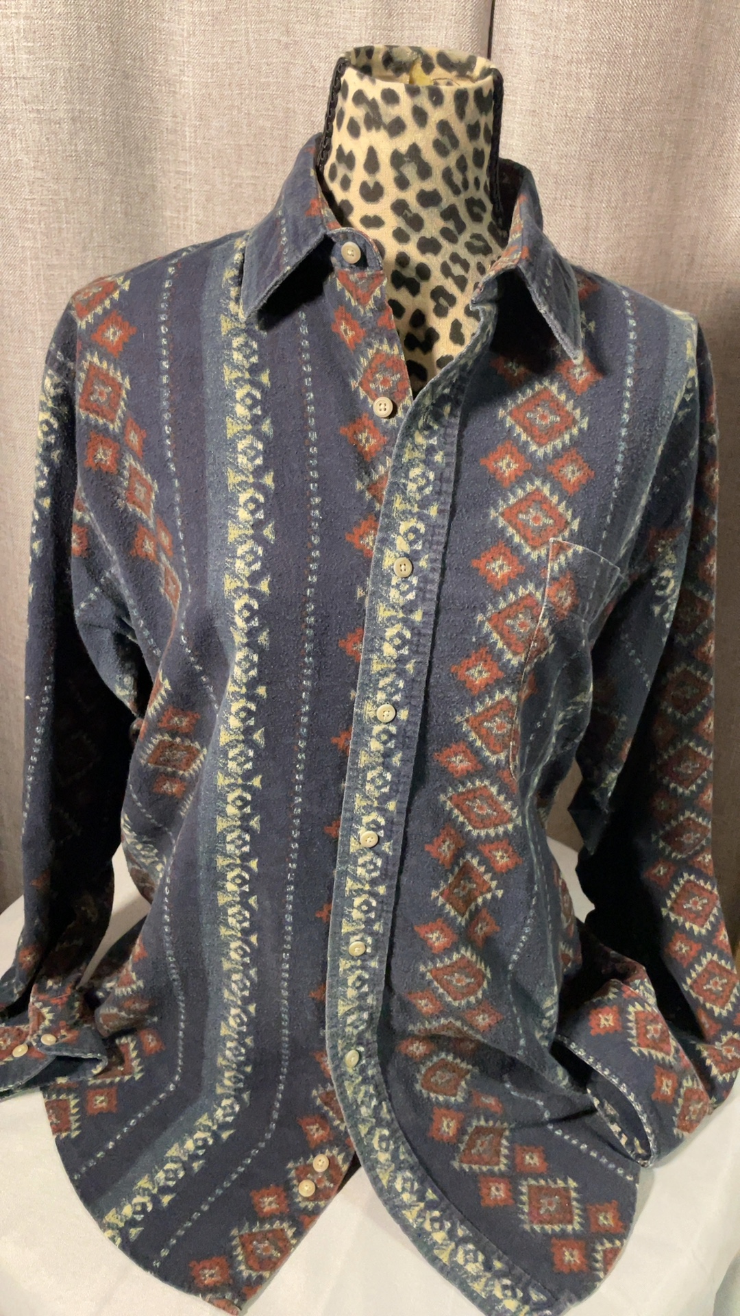 Northwest Territory Men's Navy & Red Patterned Cotton Shirt Medium
