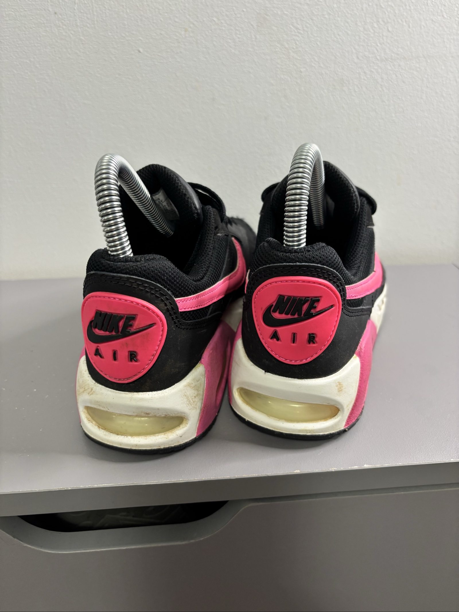 Nike Women's Black & Pink Air Max Trainers UK 3 image 3
