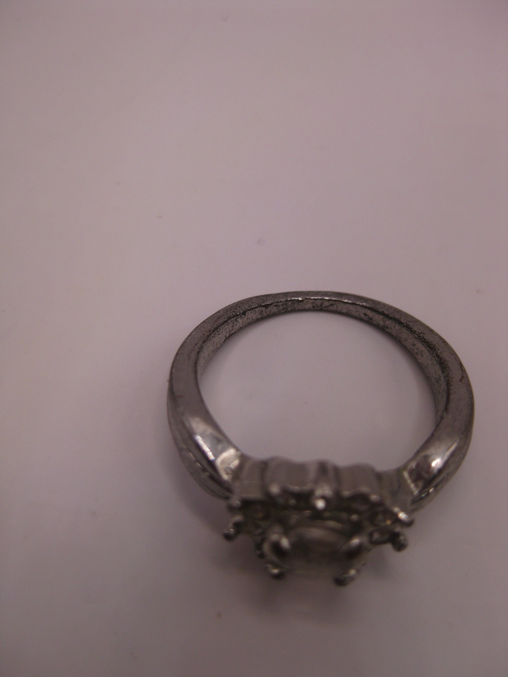 Silver-tone Clear Gemstone Cluster Ring Unisex image 4