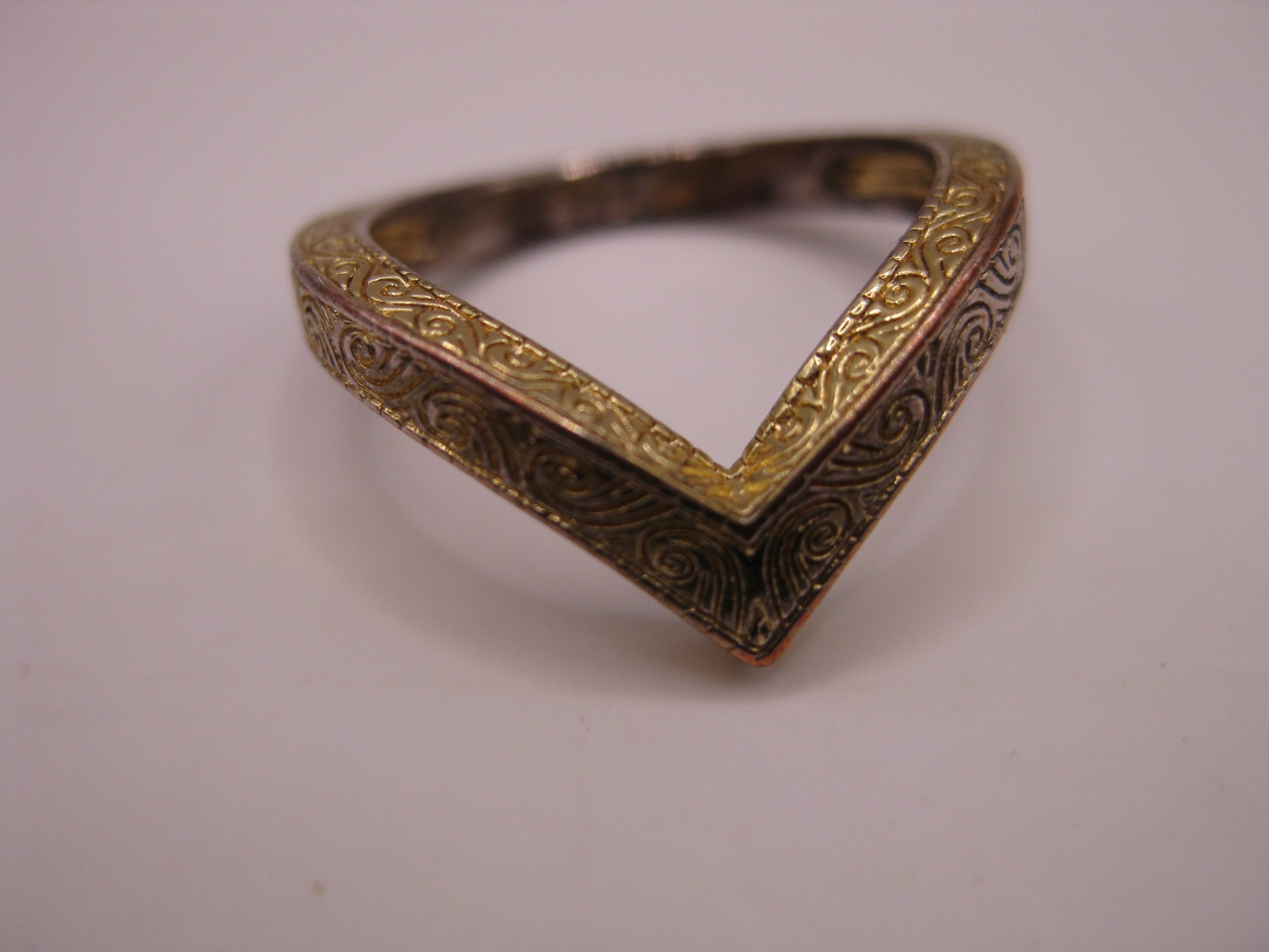 Vintage Gold & Silver Tone Engraved V-Shaped Ring Unisex