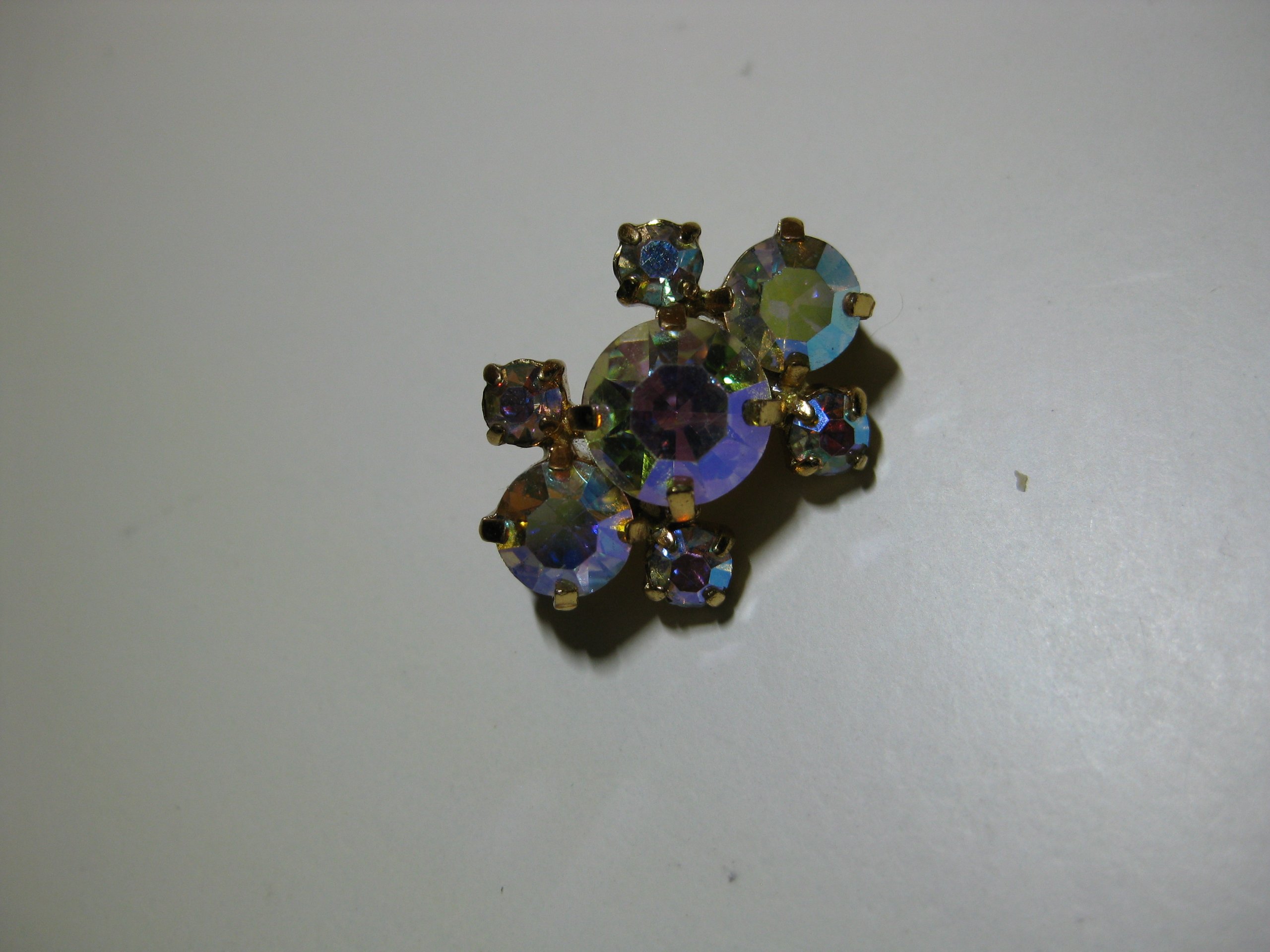Vintage Aurora Borealis Crystal Gold-tone Brooch Pin