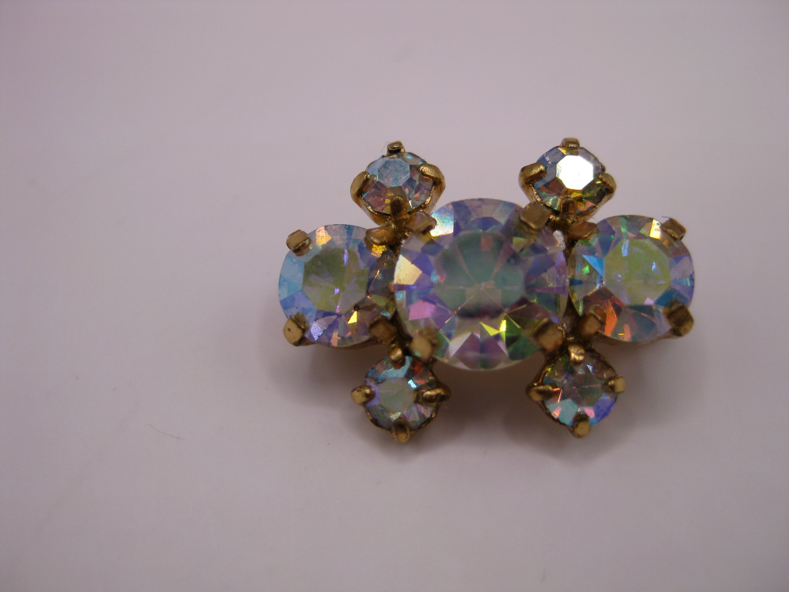 Vintage Aurora Borealis Crystal Gold-tone Brooch Pin image 3