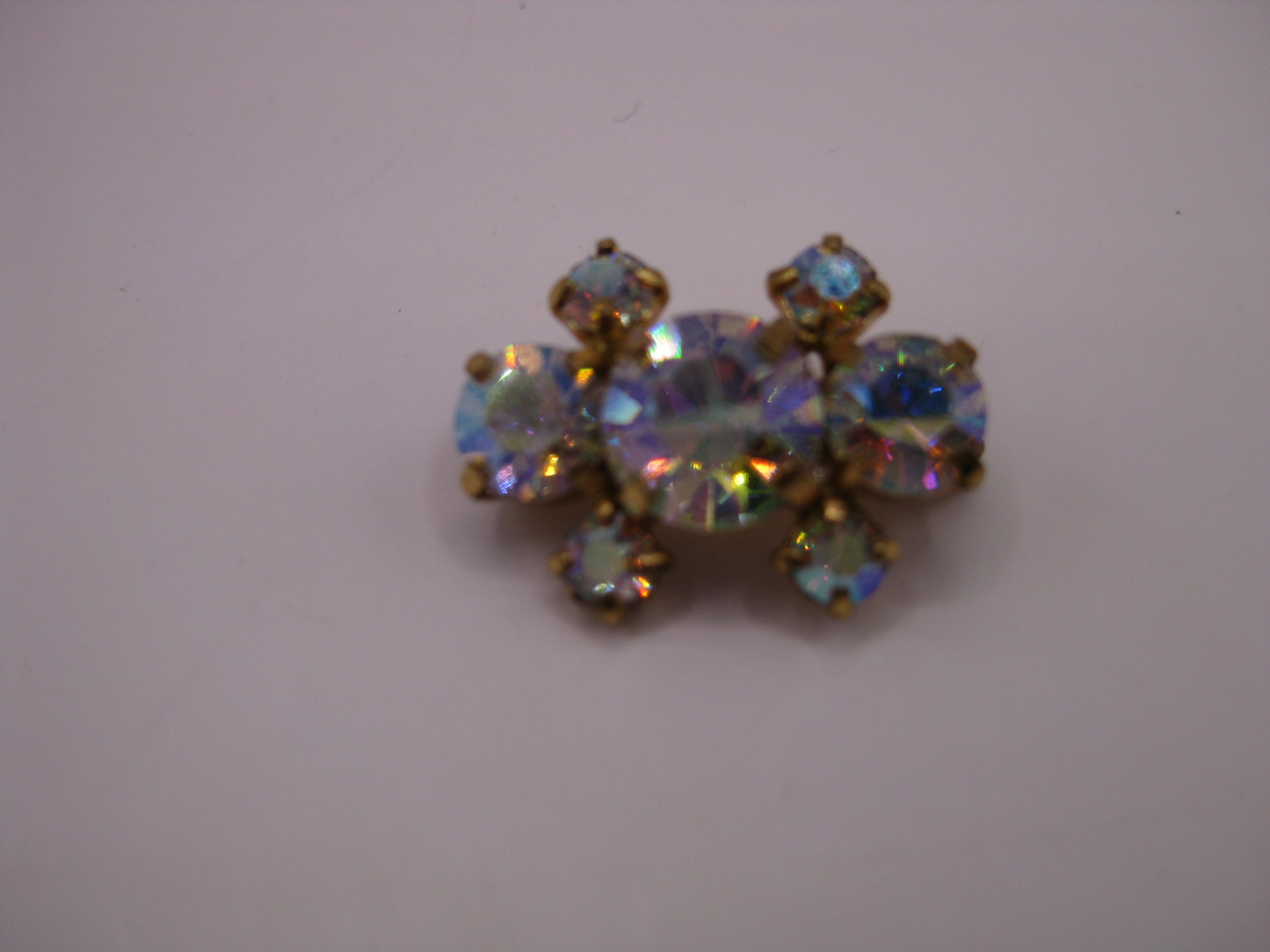 Vintage Aurora Borealis Crystal Gold-tone Brooch Pin image 5