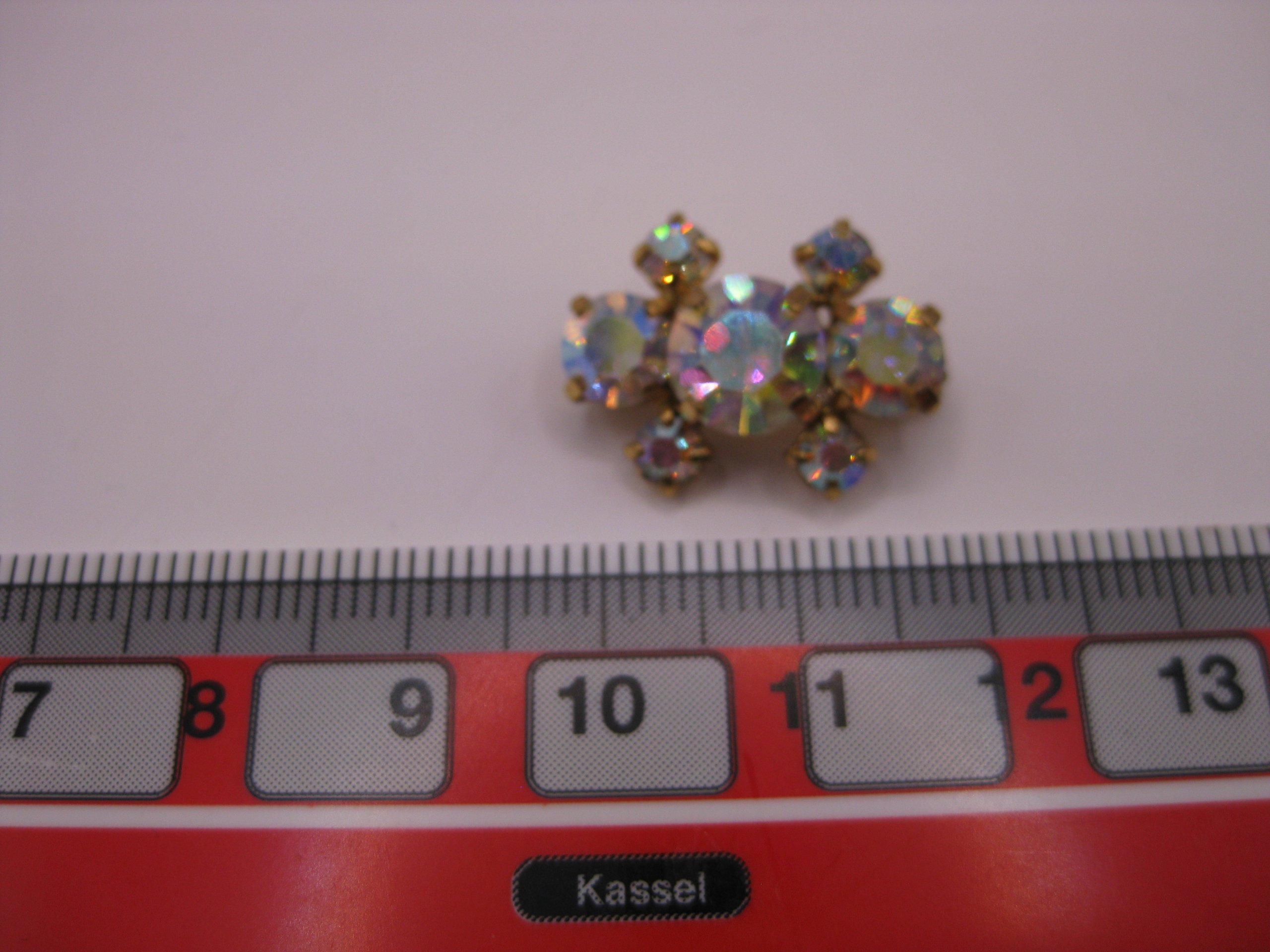 Vintage Aurora Borealis Crystal Gold-tone Brooch Pin image 8