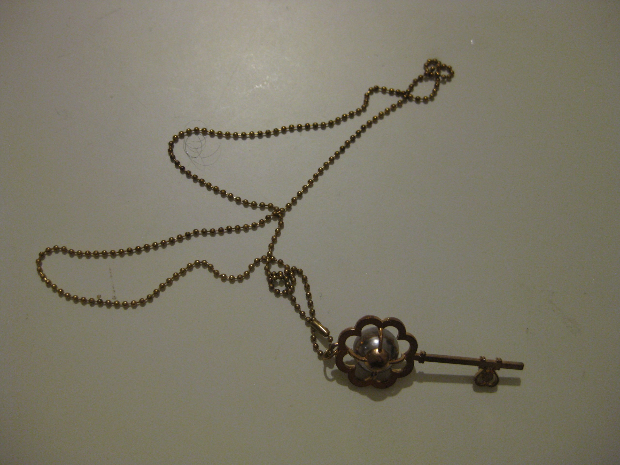 Gold Tone & Pearl Key Pendant Necklace image 7