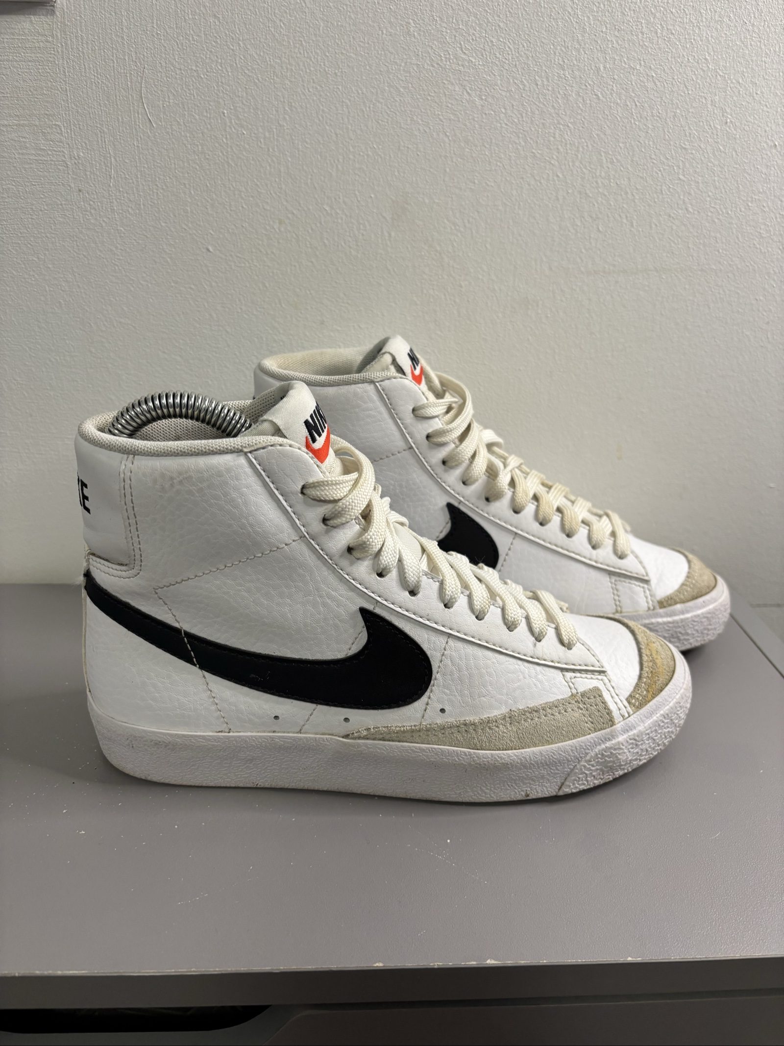 Nike White & Black Blazer Mid 1982 Vintage Sneakers Uk3.5 image 2