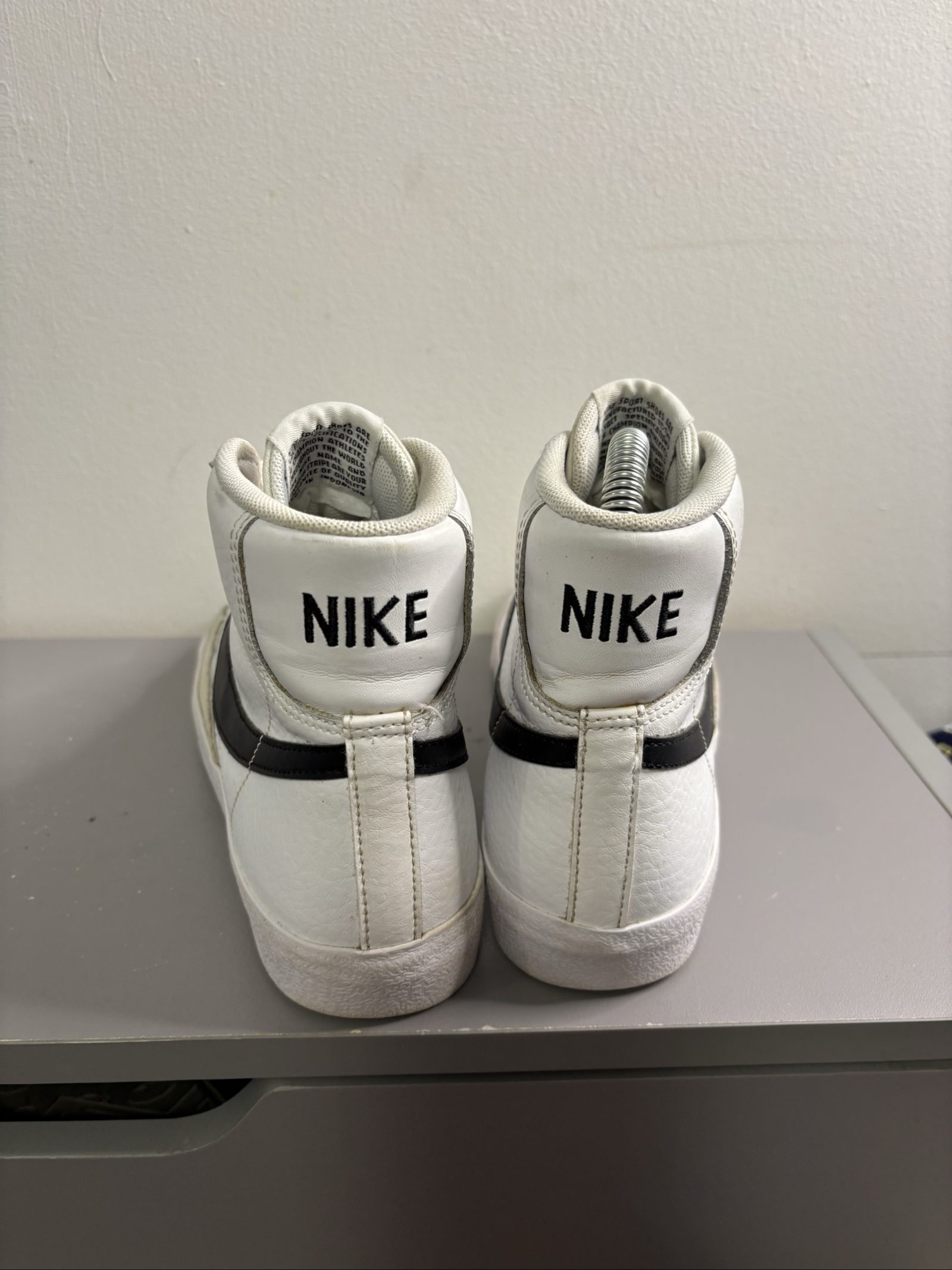 Nike White & Black Blazer Mid 1982 Vintage Sneakers Uk3.5 image 3