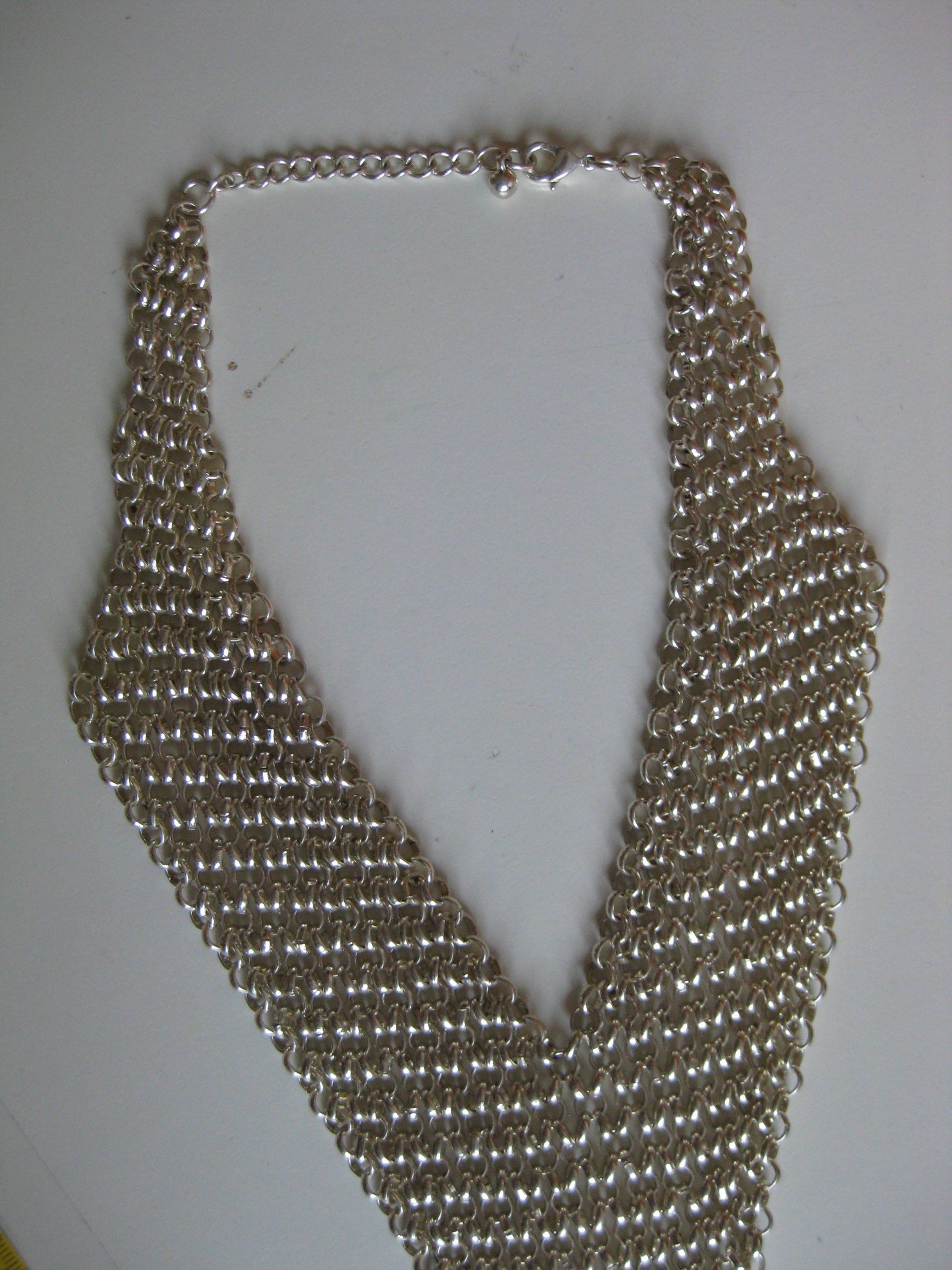 Silver Tone Chainmail Style Bib Necklace Unisex image 4