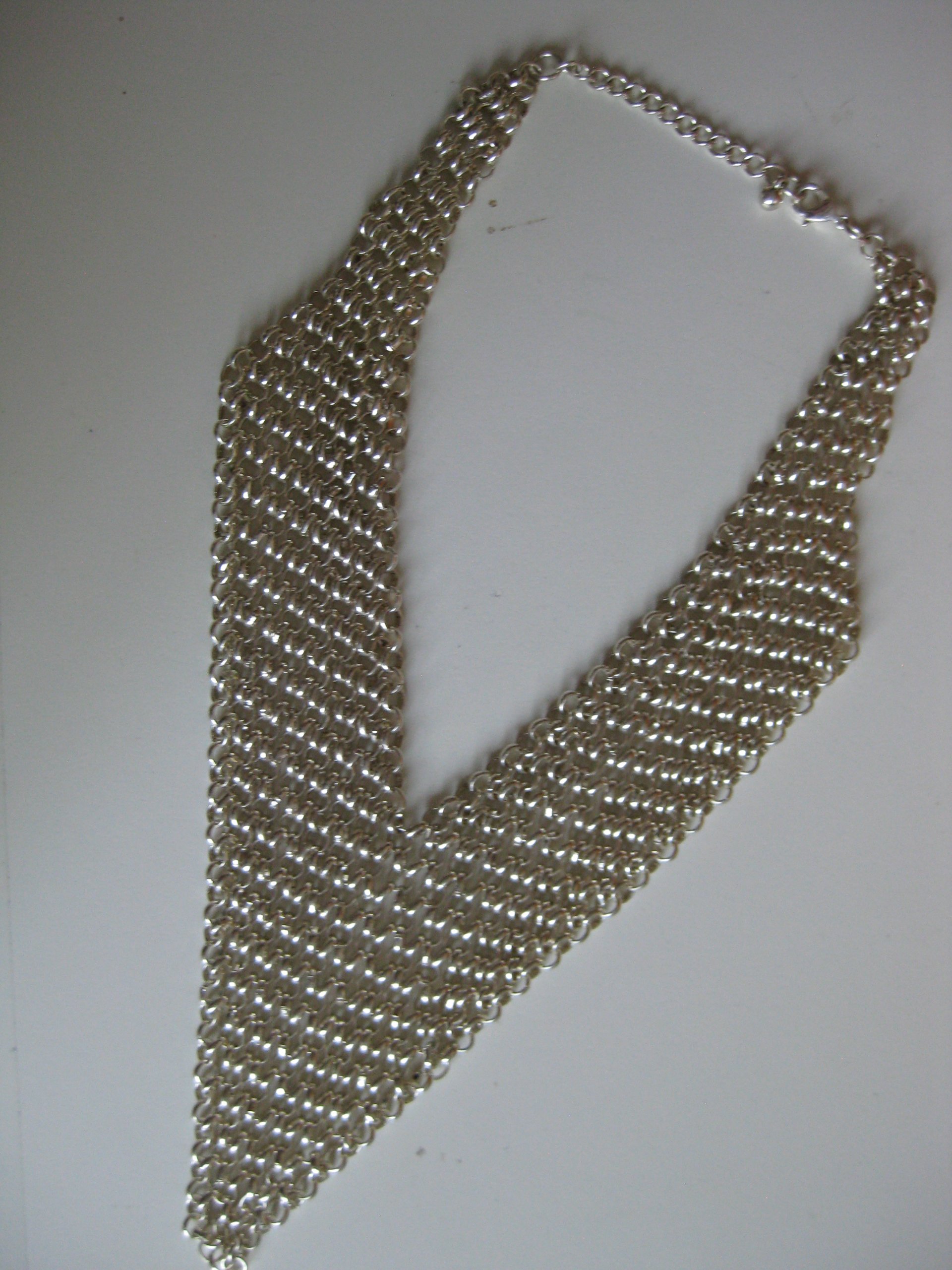 Silver Tone Chainmail Style Bib Necklace Unisex image 5