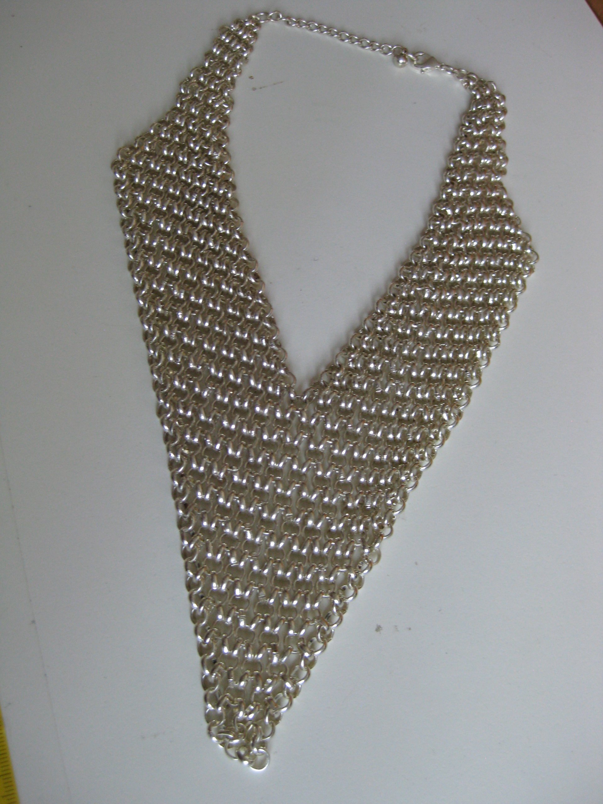 Silver Tone Chainmail Style Bib Necklace Unisex image 7
