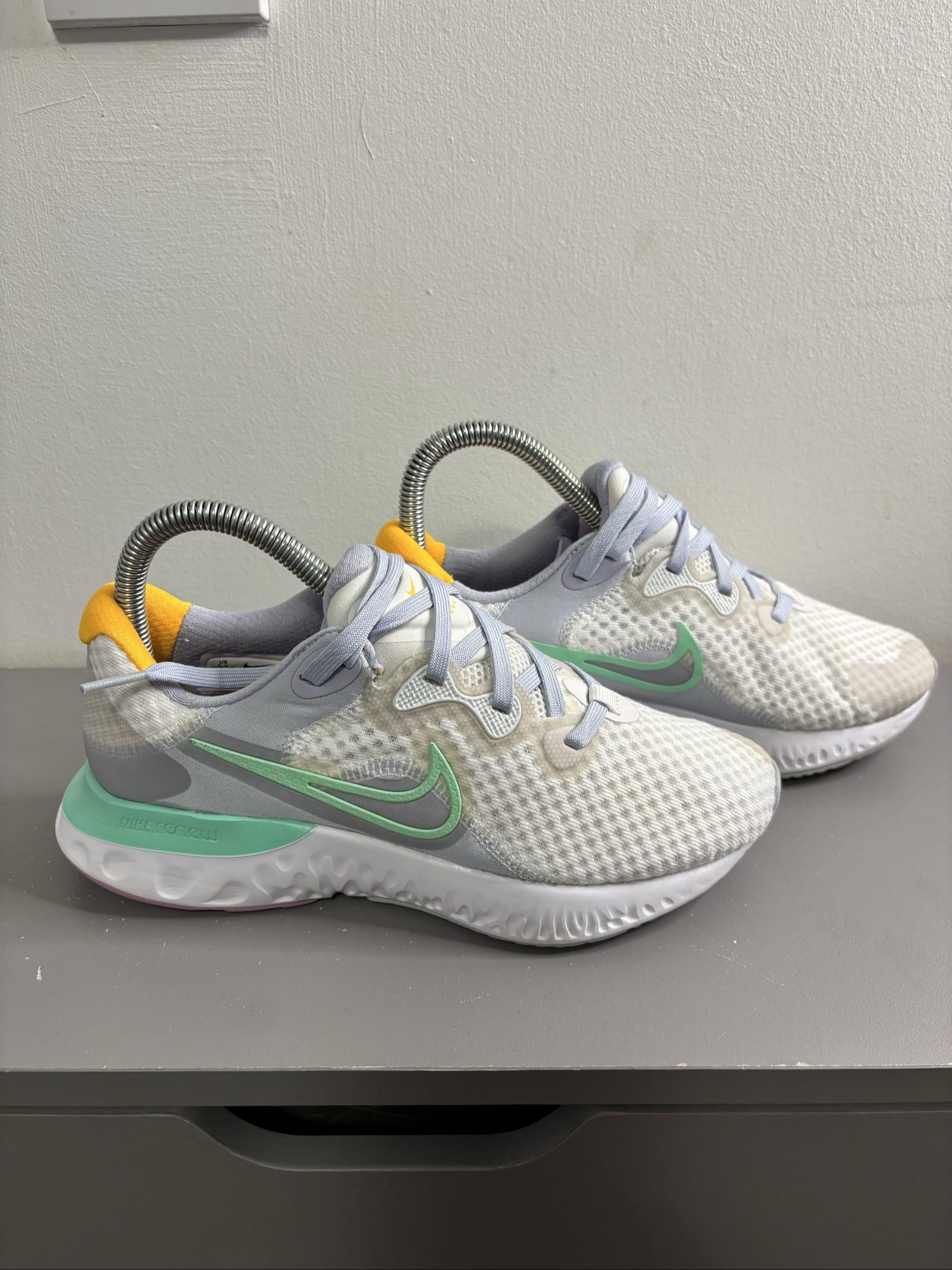 Nike Women's White, Mint & Yellow Renew Running Shoes Uk 3 image 2