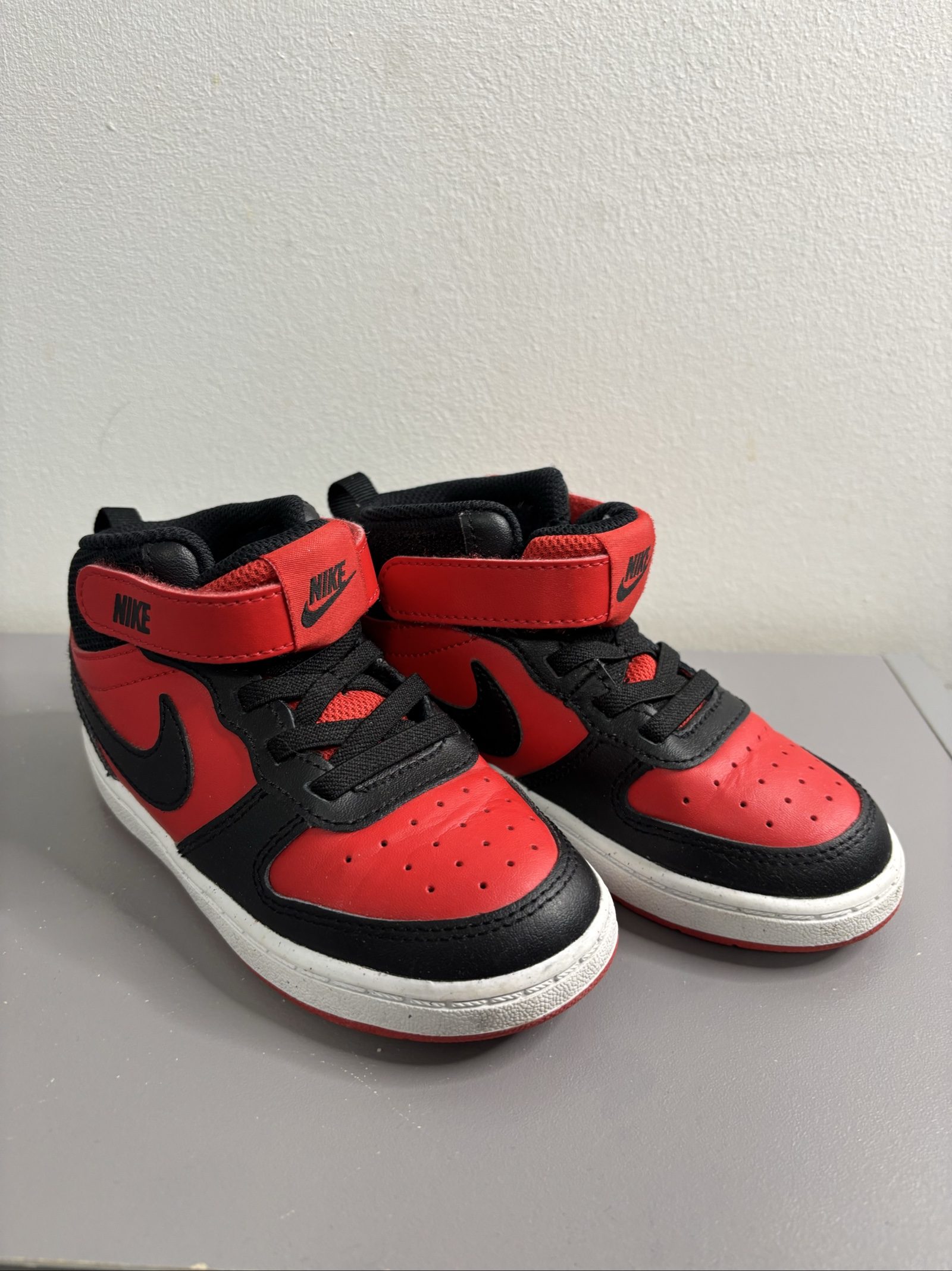 Nike Kids Red & Black Mid-Top Trainers Uk 8.5