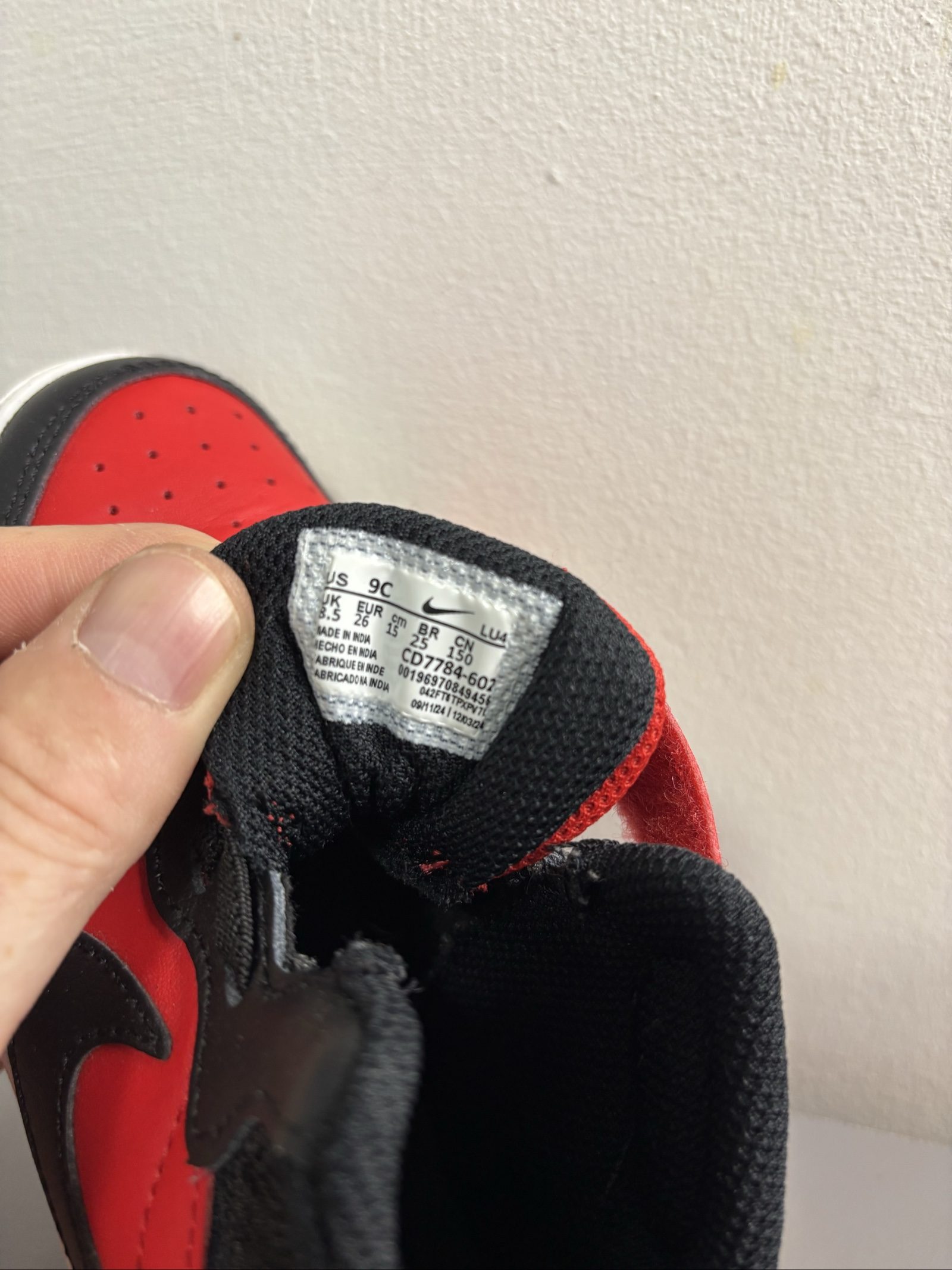 Nike Kids Red & Black Mid-Top Trainers Uk 8.5 image 4