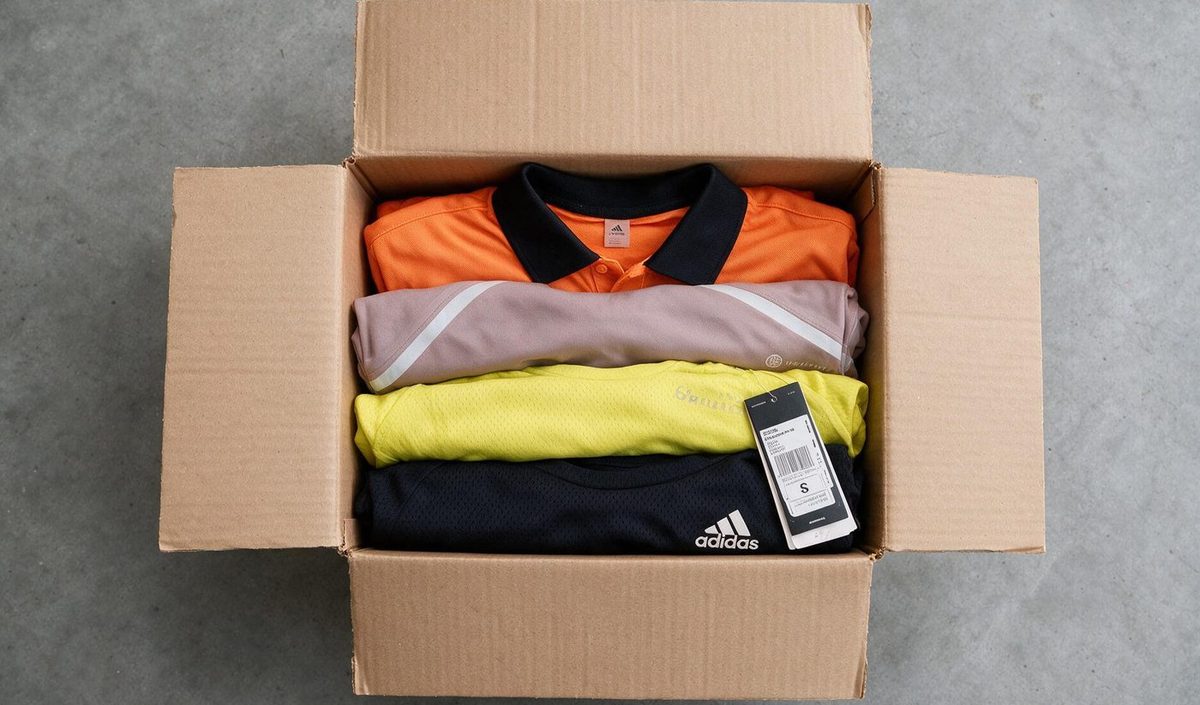 Caja 10x Camisetas y tops Adidas – lote mayorista 10 piezas, nuevo con etiqueta