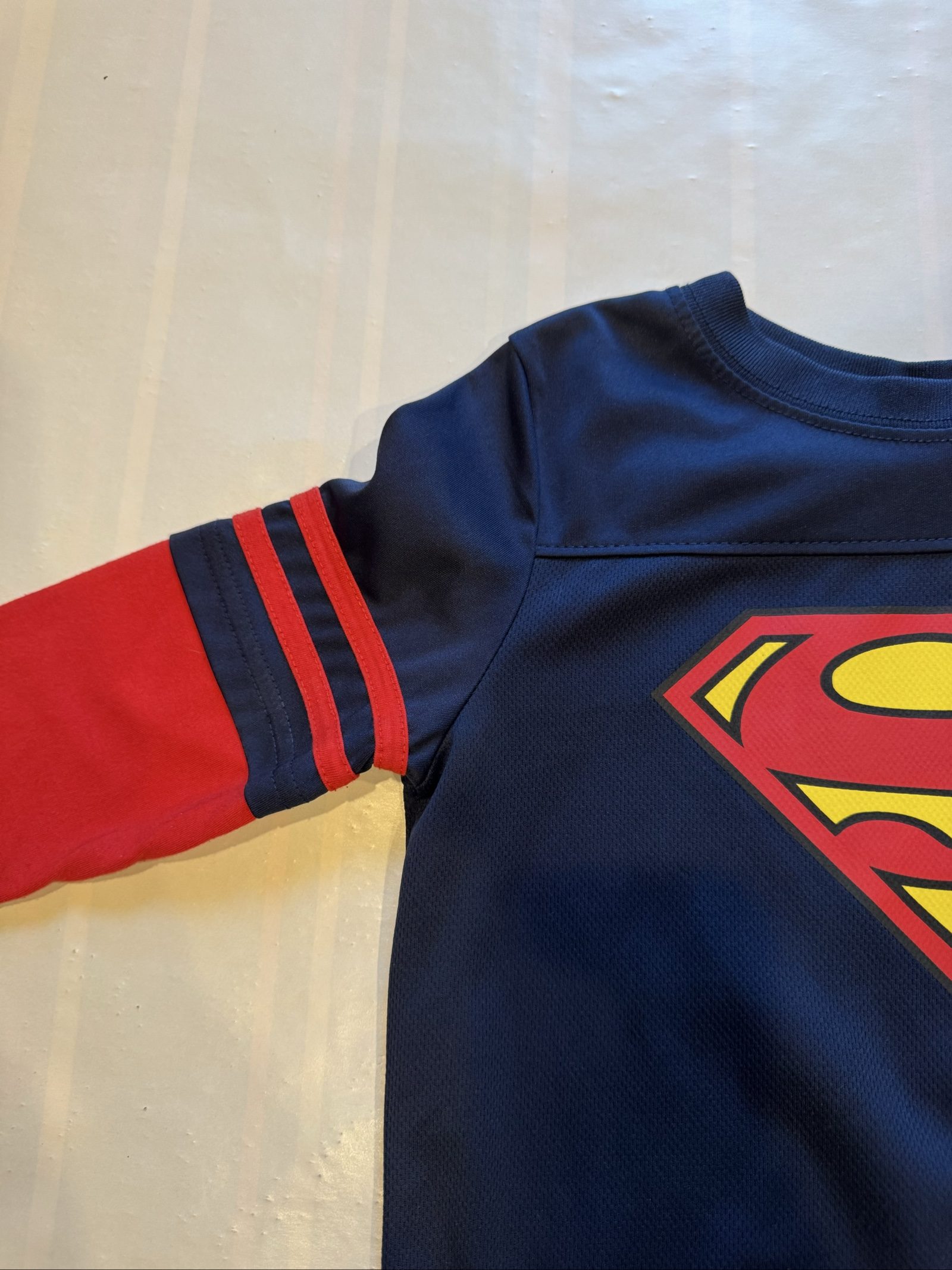 Boy’s Superman DC Comics Long Sleeve Athletic Jersey Shirt – Navy Blue Red – Size 4 image 3