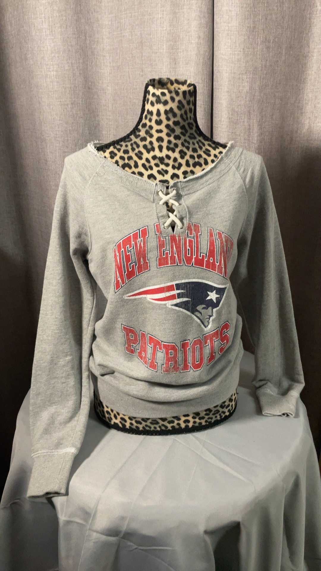 NFL Womens Grey New England Patriots Lace-Up Sweatshirt Medium