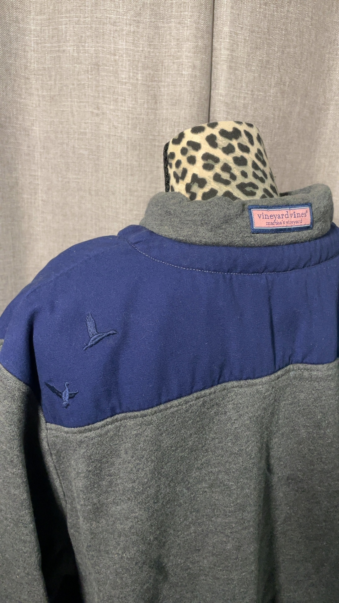 Vineyard Vines Size Large Gray & Blue Quarter-Zip image 3