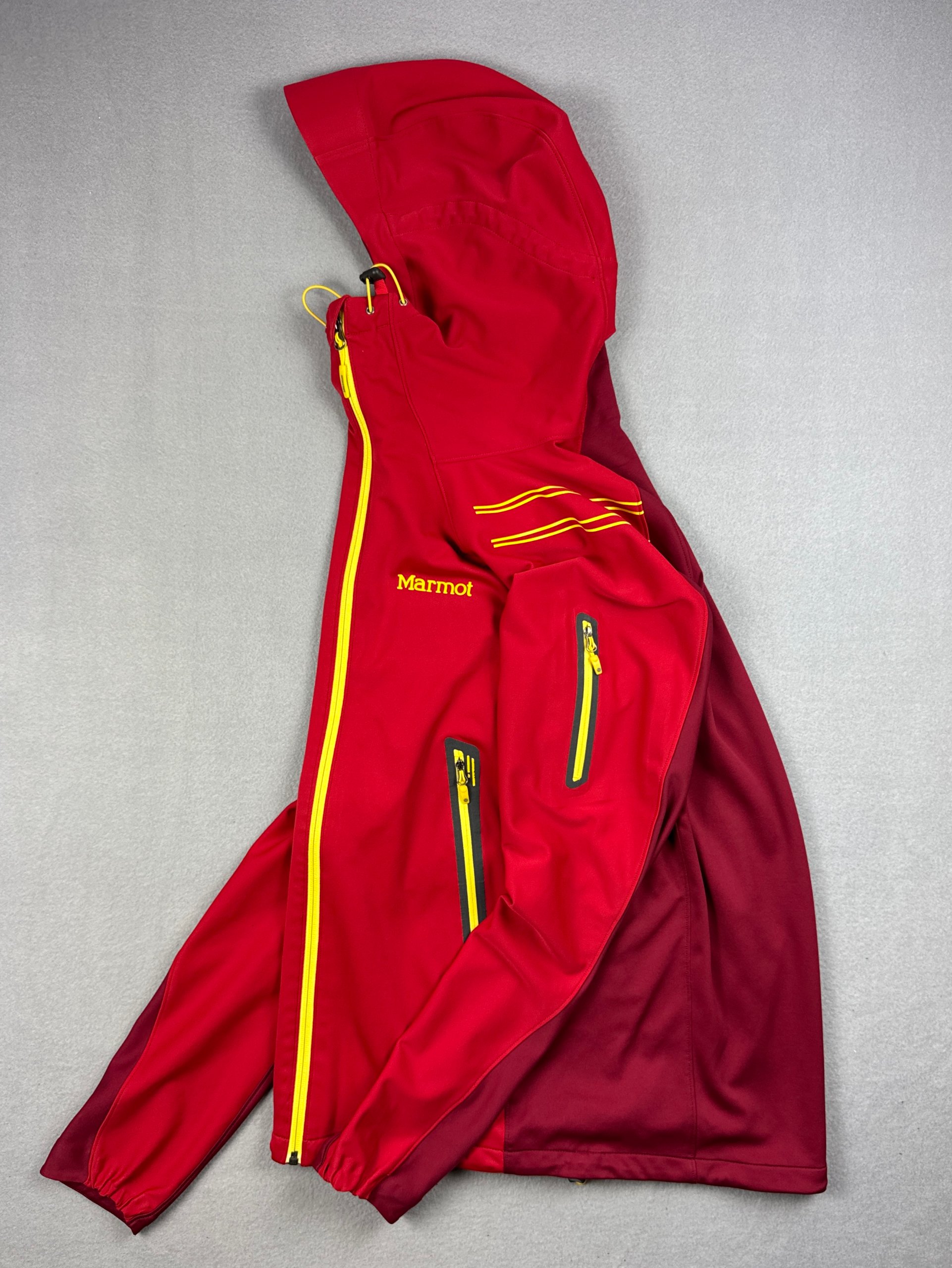 Marmot Red & Dark Red Softshell Hoodie Large Yellow Zippers Trekking Size M