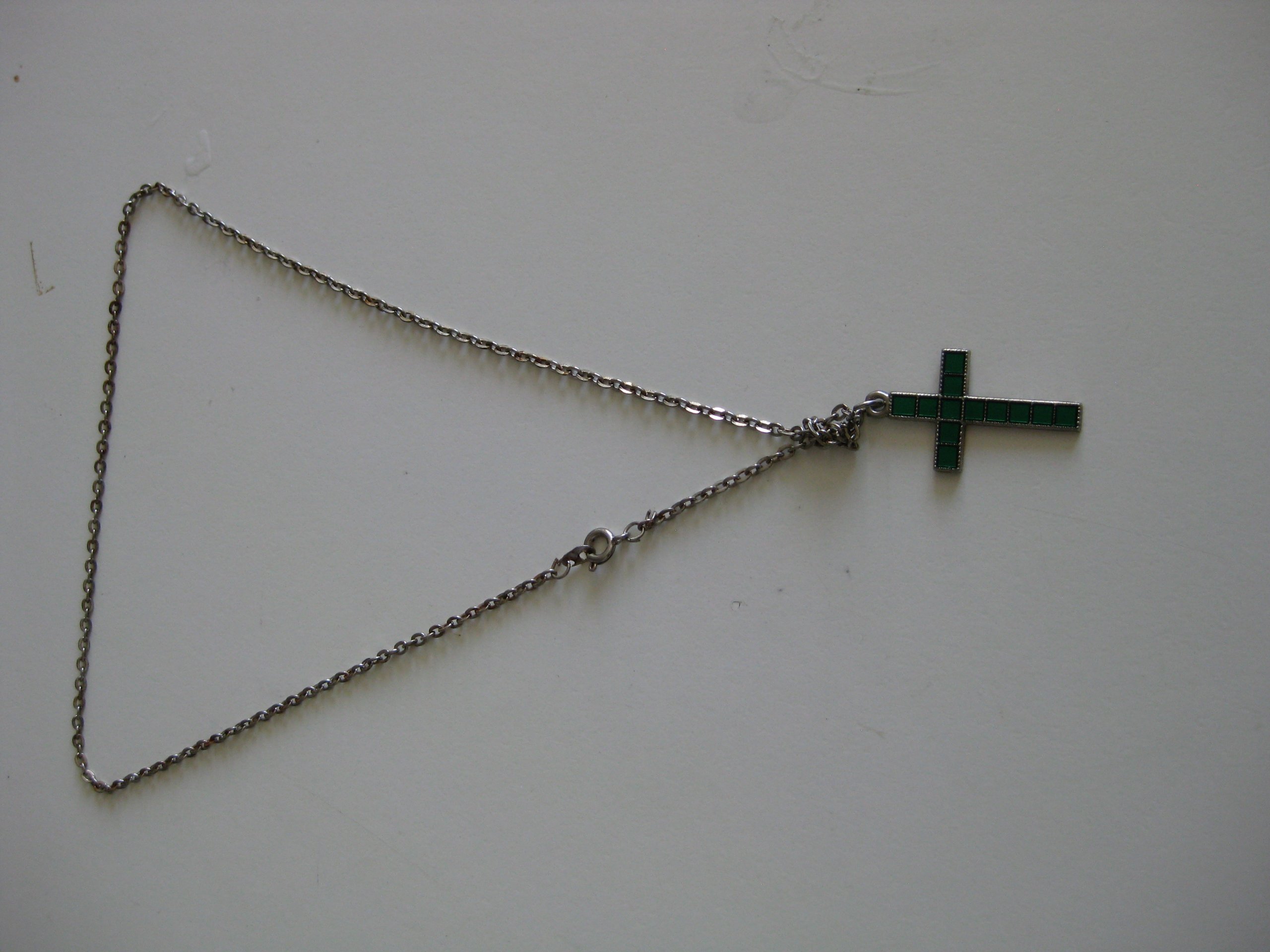 Silver & Green Cross Pendant Necklace Unisex Jewel-Ja-3