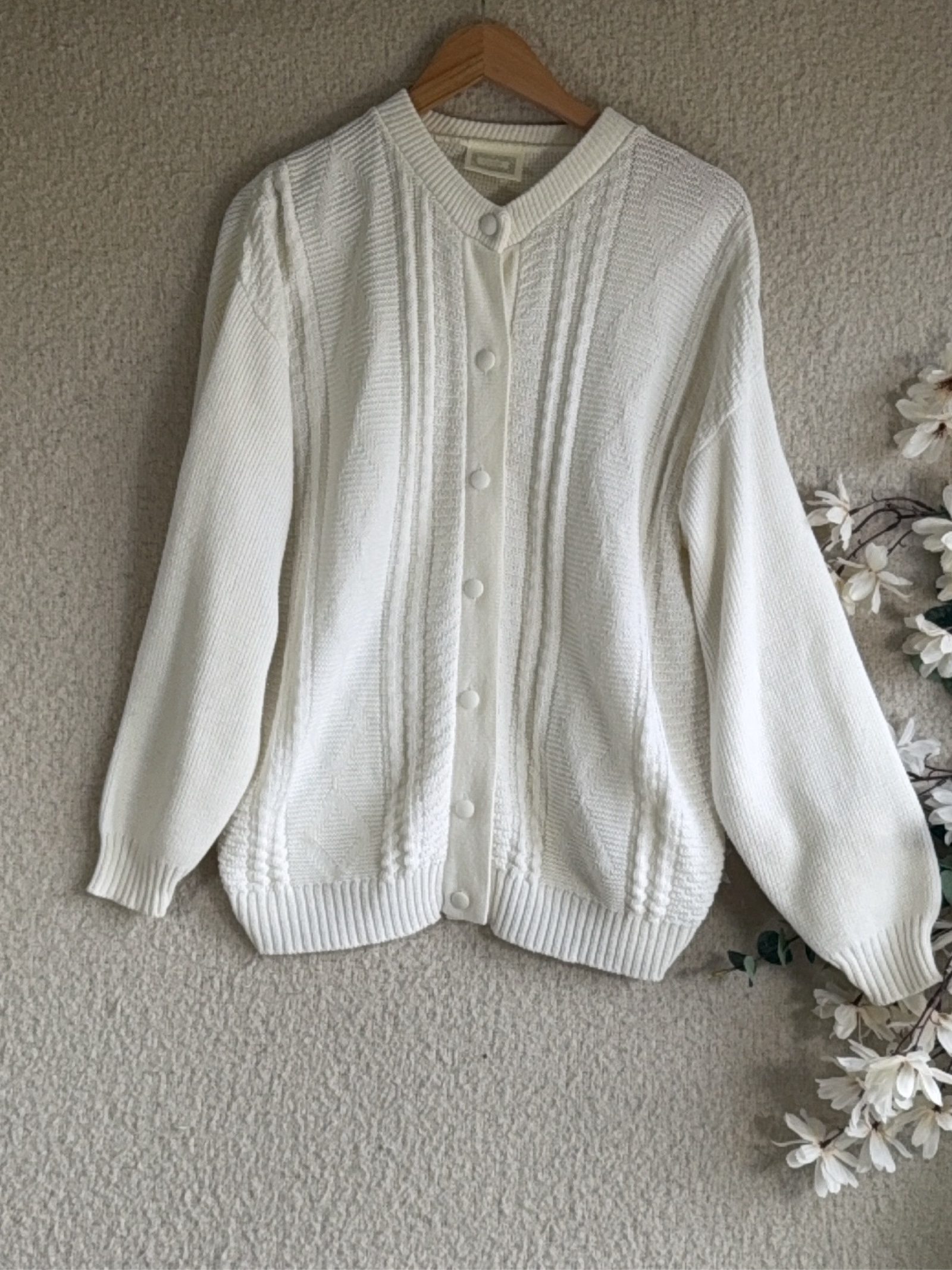 Pyari White Knitted Acrylic Women's Button Front Cardigan UK Medium Soft