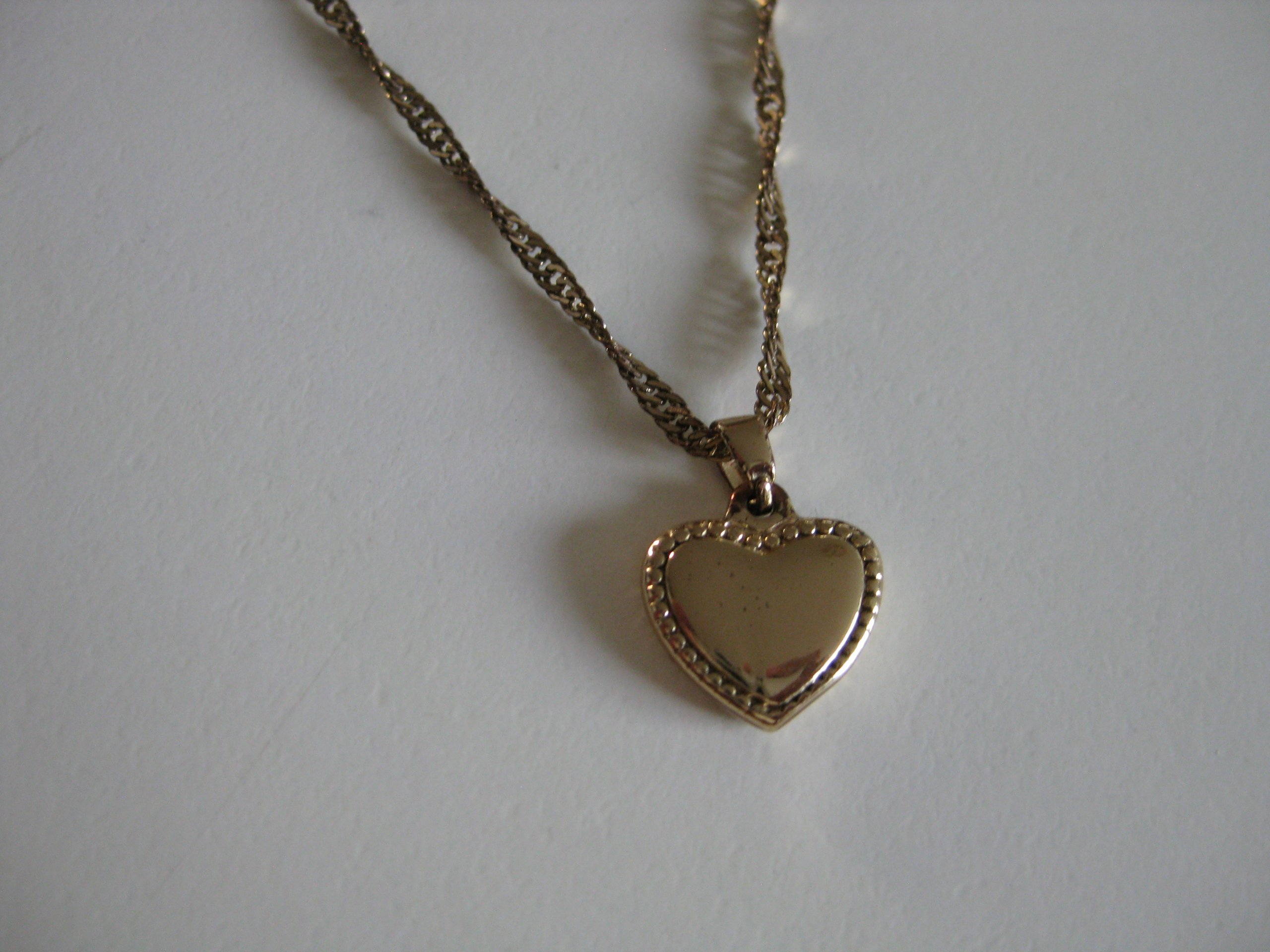 Gold Tone Women's Heart Pendant Necklace One Size Jewel-Ja-4 image 5