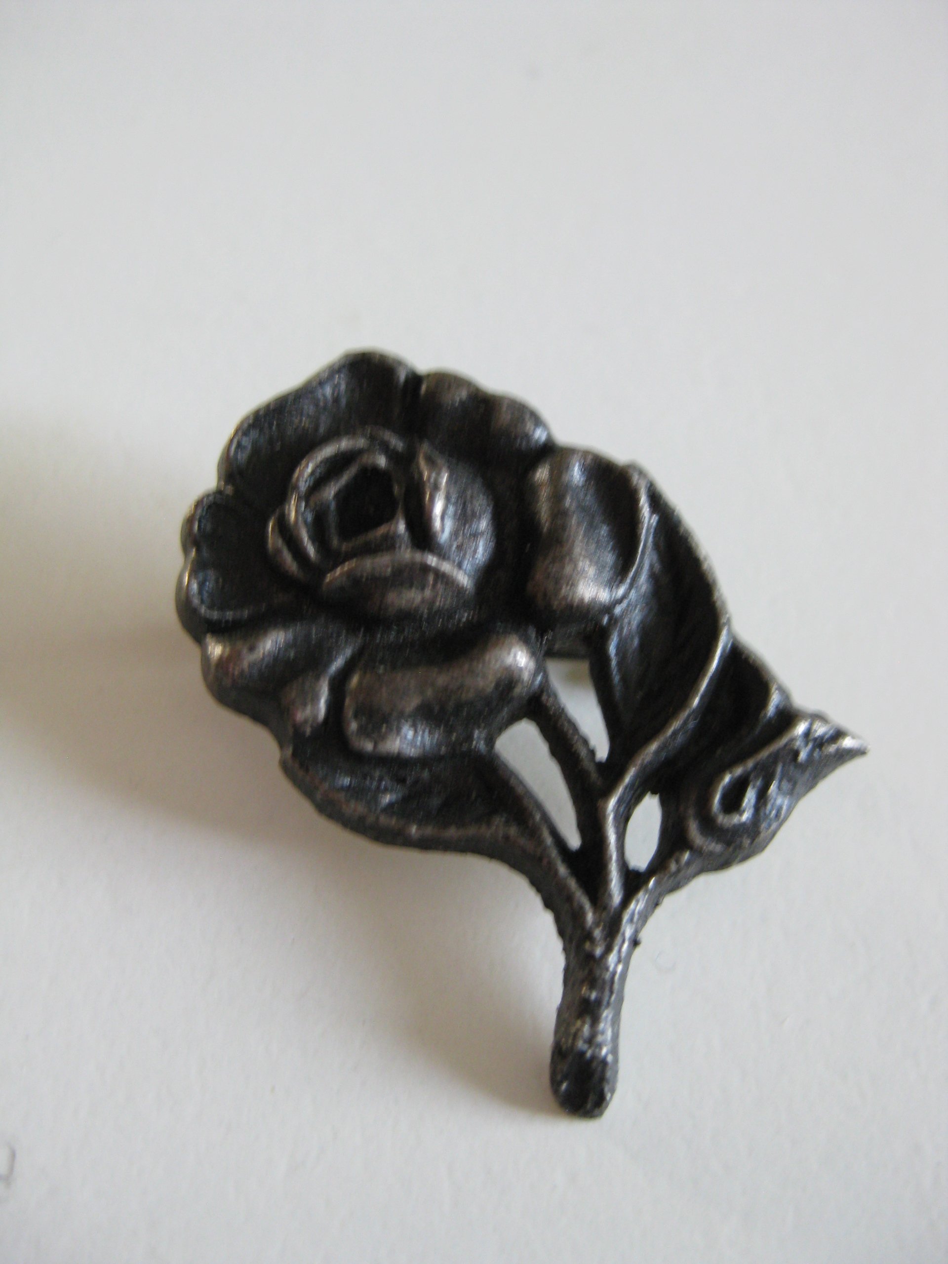 Vintage Black Metal Rose Pin Brooch Jewel-Ja-4 image 3