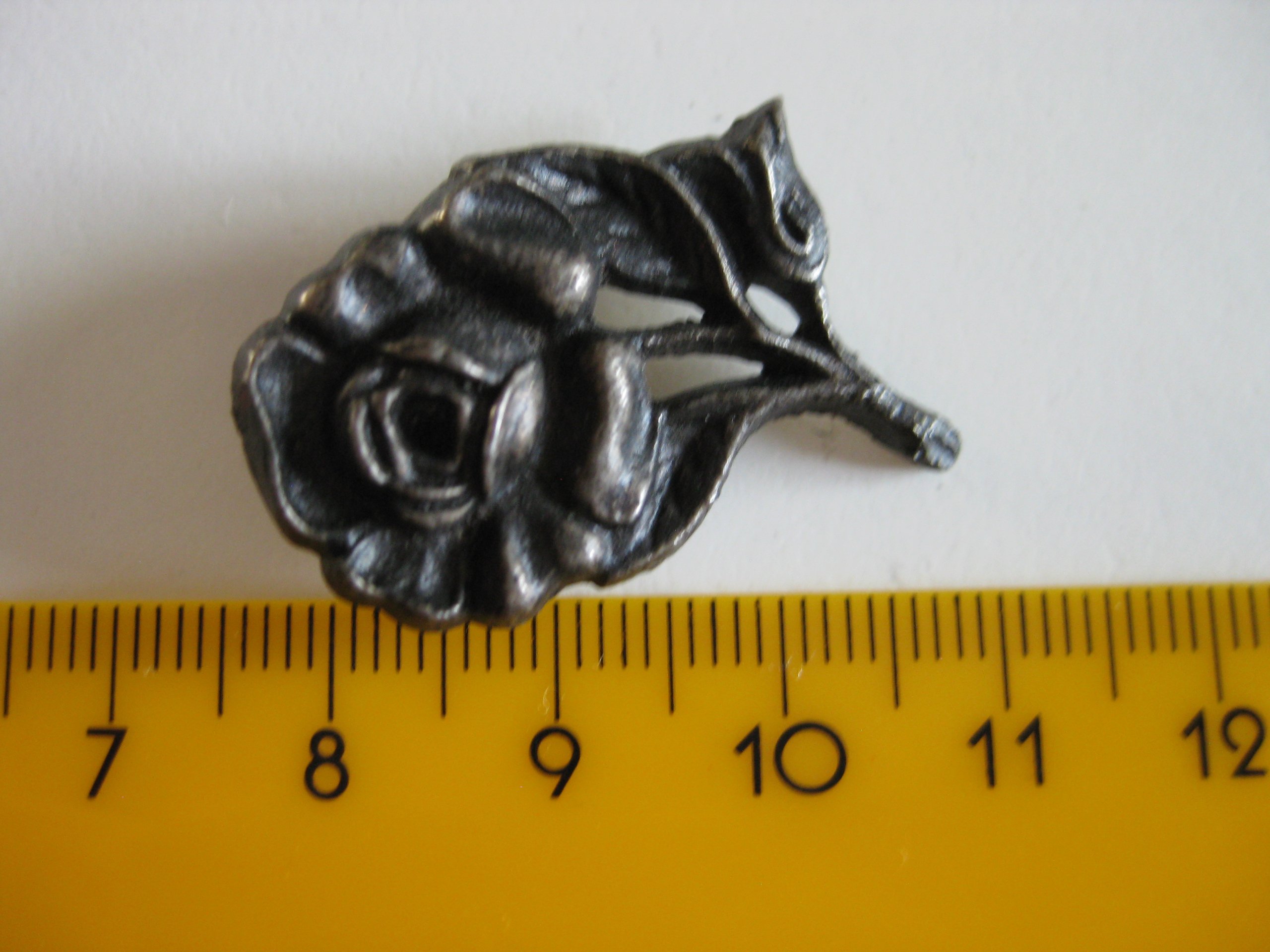 Vintage Black Metal Rose Pin Brooch Jewel-Ja-4 image 7