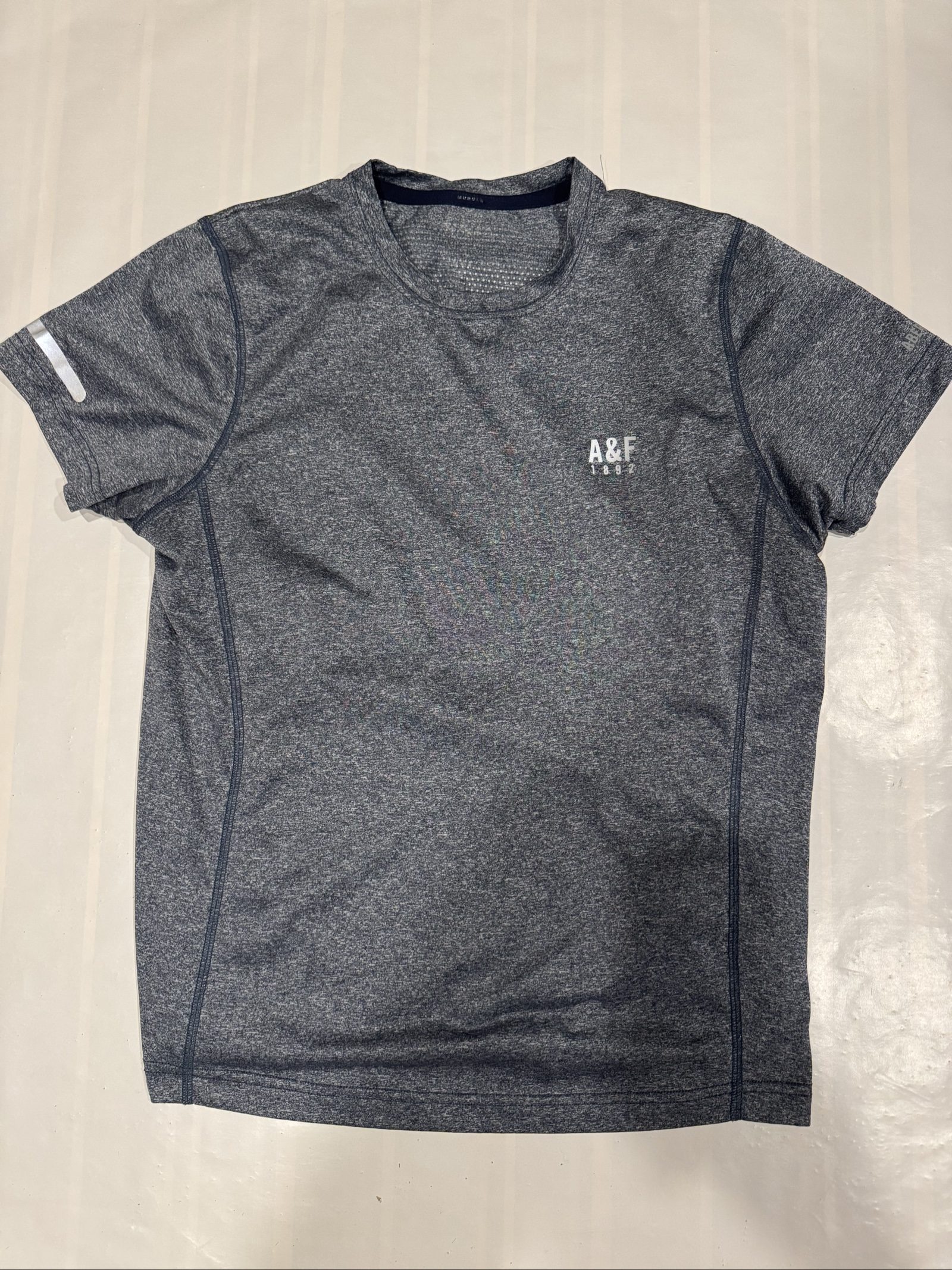 Men’s Abercrombie & Fitch A&F 1892 Active Performance T-Shirt – Heather Gray – XL