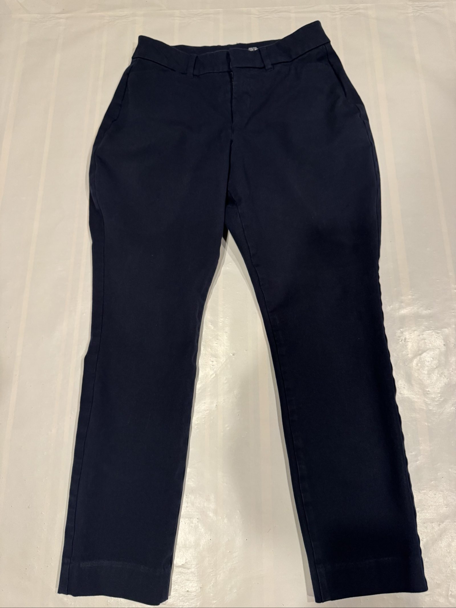 Women’s Old Navy High-Rise Curvy Pixie Secret-Smooth Pockets Pants – Navy Blue – 4 Petite
