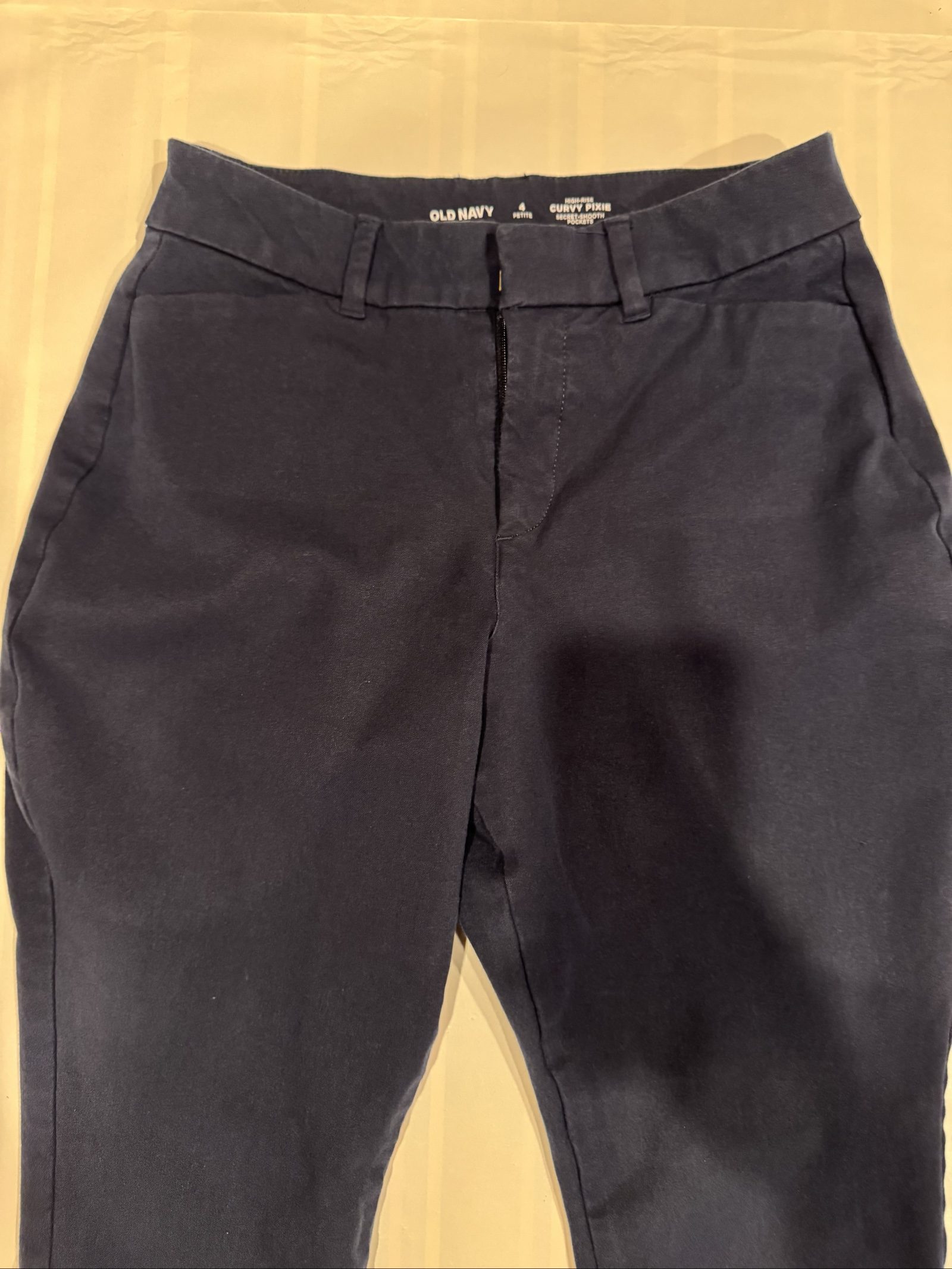 Women’s Old Navy High-Rise Curvy Pixie Secret-Smooth Pockets Pants – Navy Blue – 4 Petite image 2