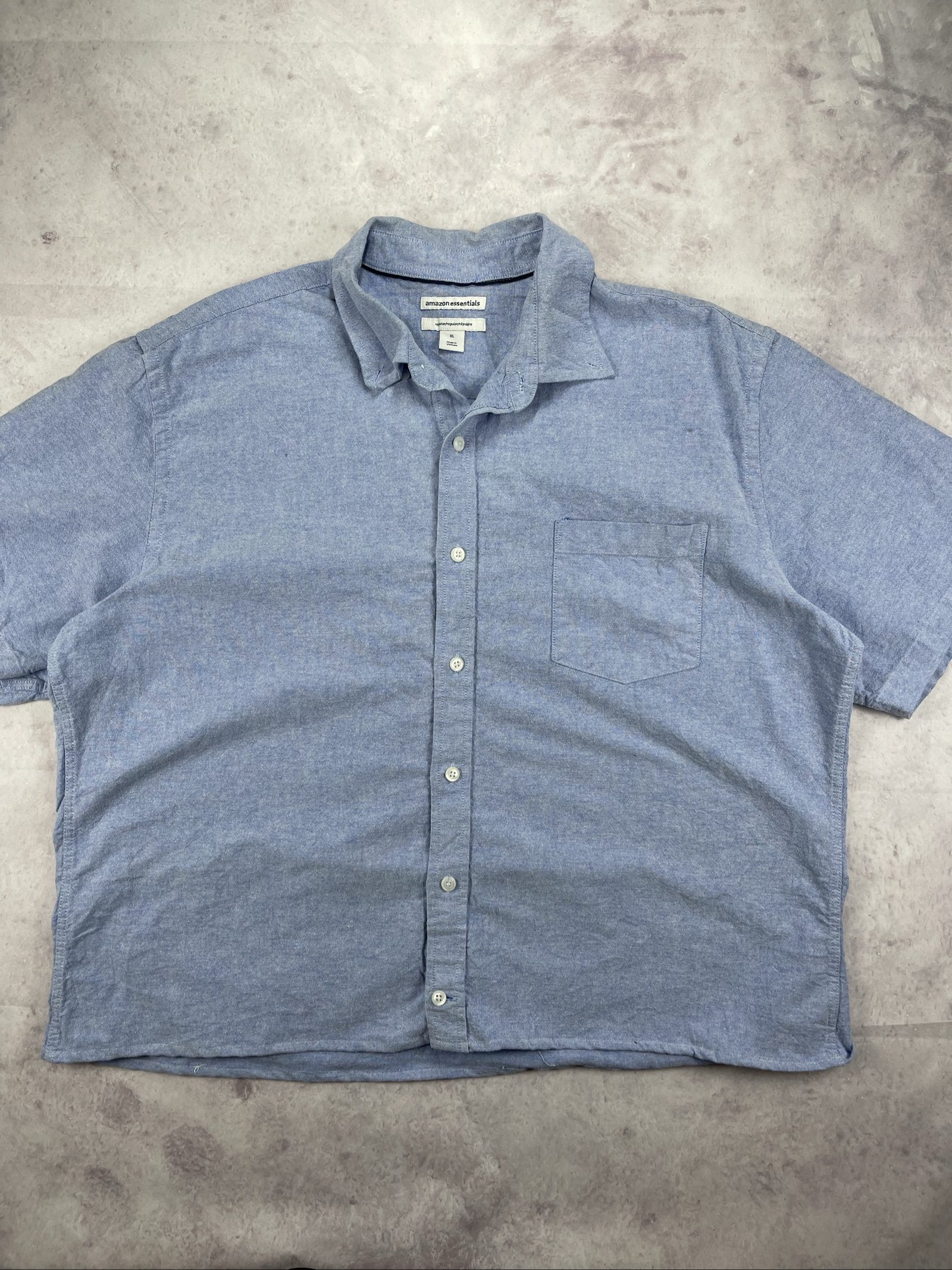 Amazon Essentials Men's Light Blue Short Sleeve Oxford Shirt XL image 3