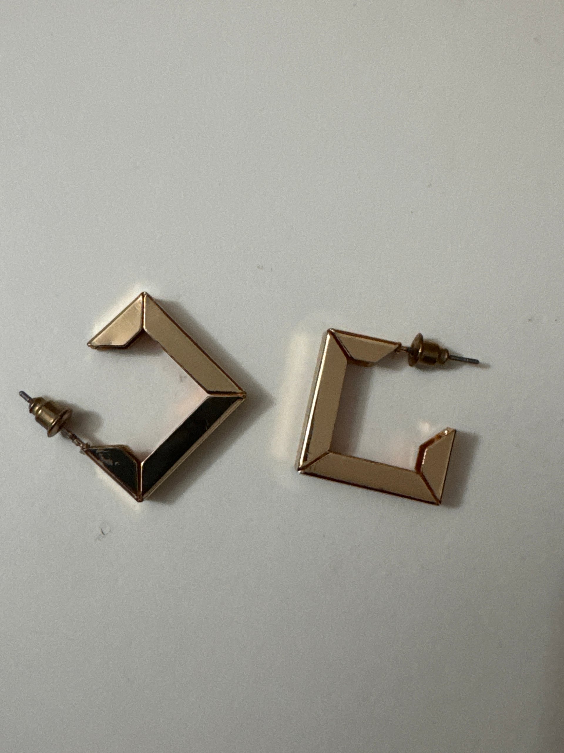 Unbranded Gold Tone Geometric Square Hoop Earrings Jewel-Ja-7