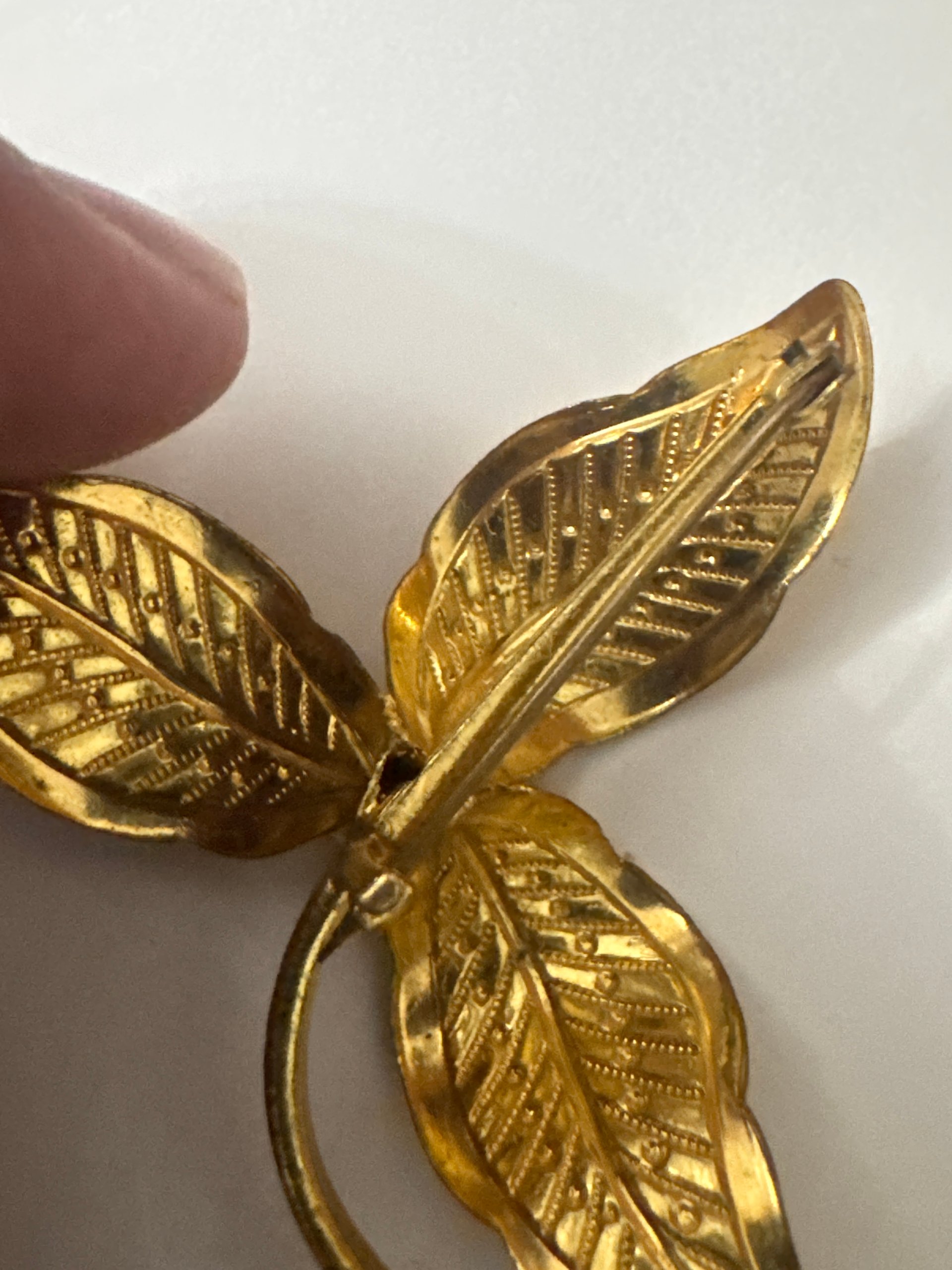 Vintage Gold Tone & White Leaf Brooch Pin Jewel-Ja-7 image 8